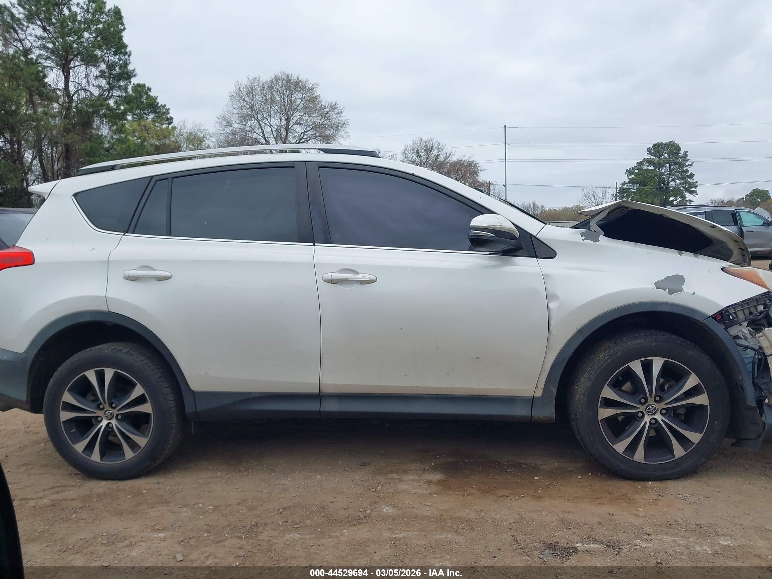 2015 Toyota Rav4 Limited White vin: 2T3YFREV5FW156968