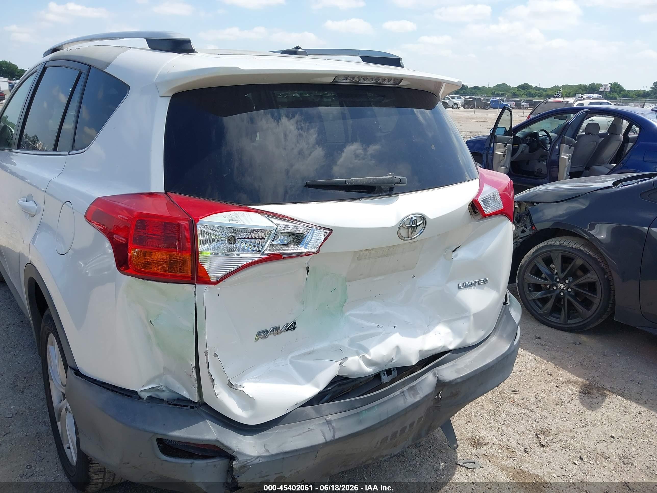2013 Toyota Rav4 Limited White vin: 2T3YFREV6DW041616