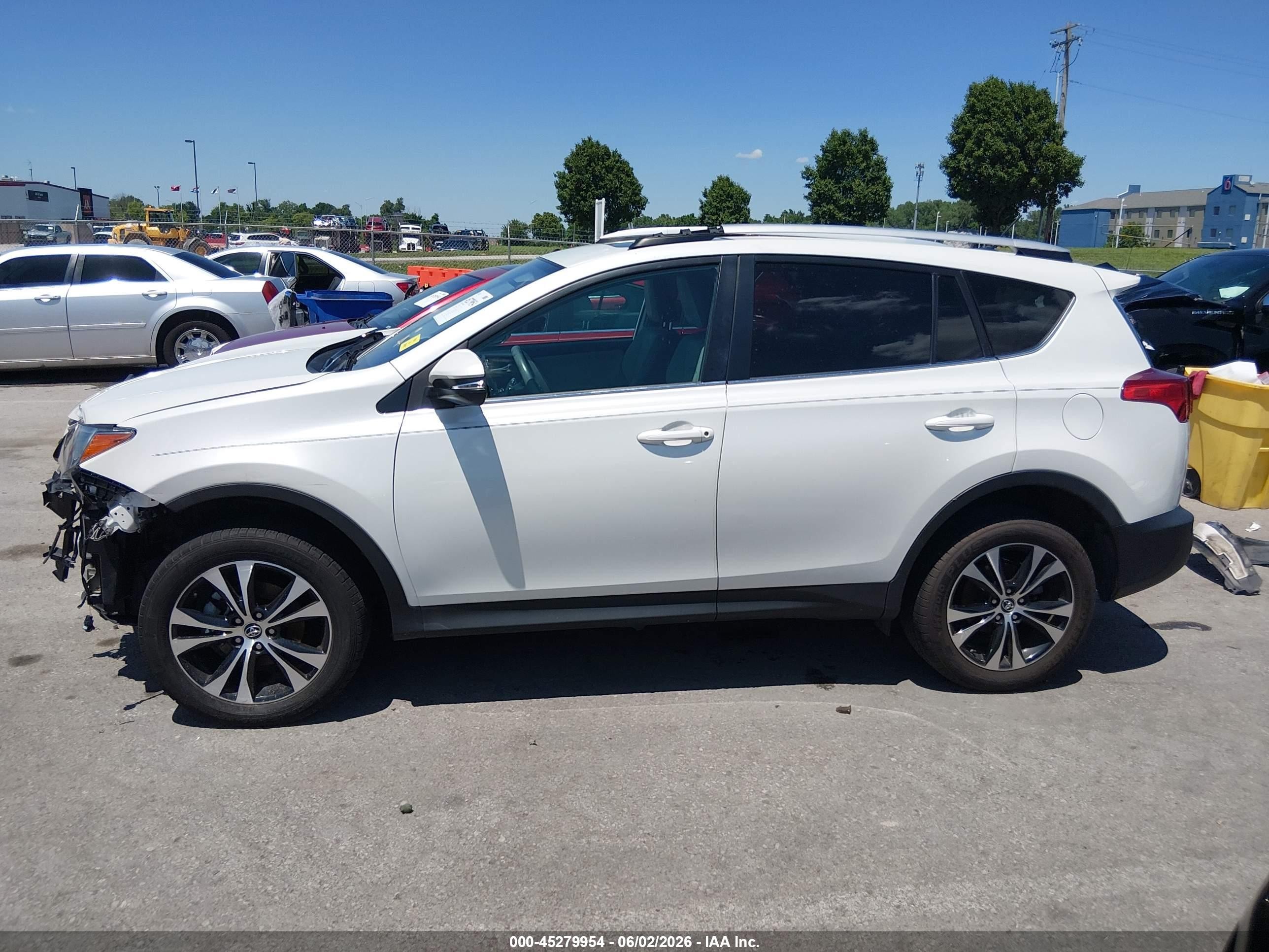 2015 Toyota Rav4 Limited White vin: 2T3YFREV6FW220306
