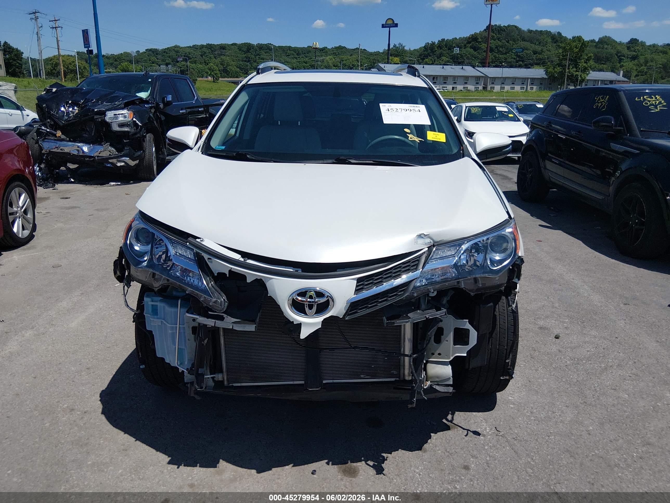 2015 Toyota Rav4 Limited White vin: 2T3YFREV6FW220306