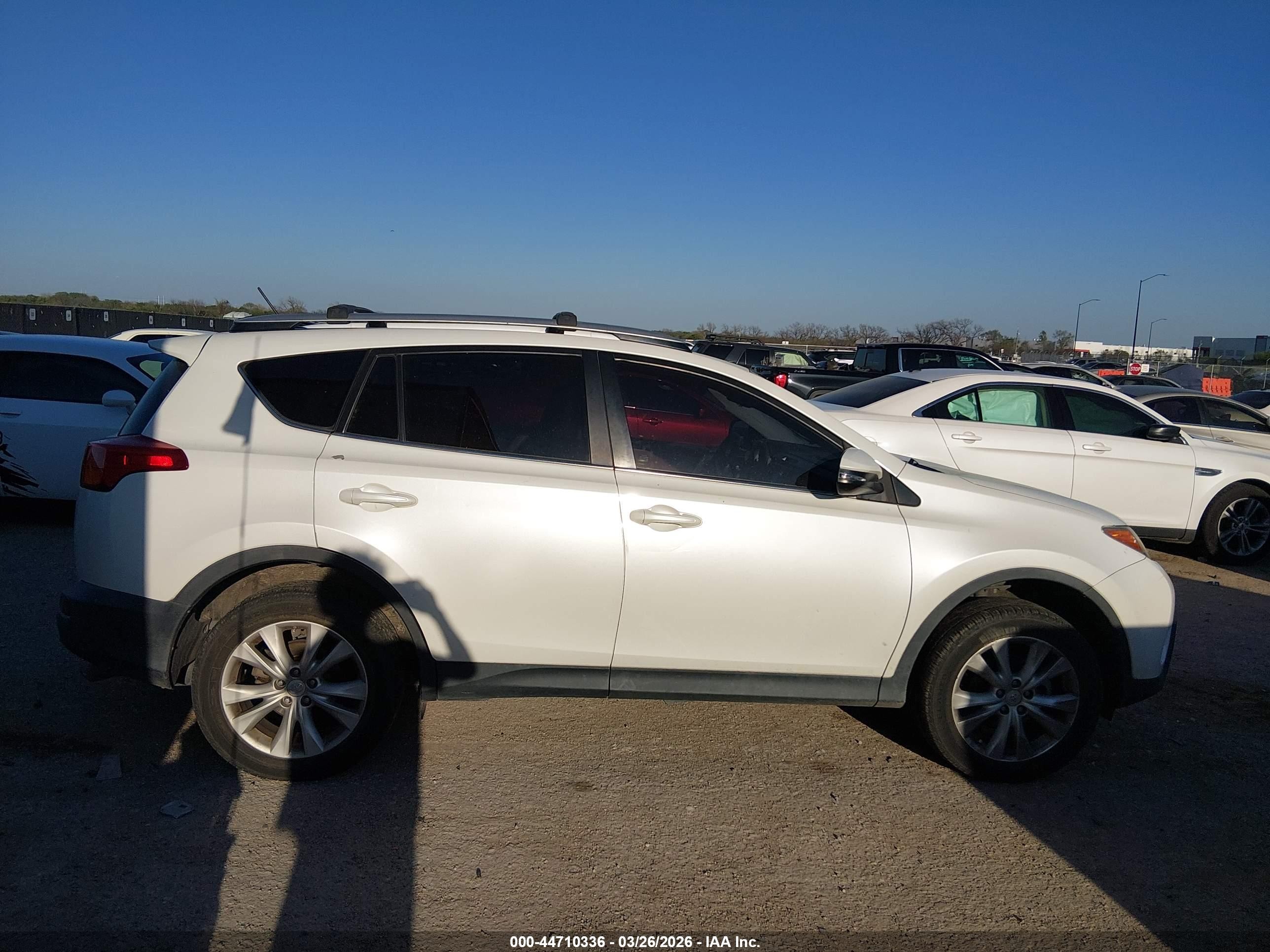 2014 Toyota Rav4 Limited White vin: 2T3YFREV7EW106717