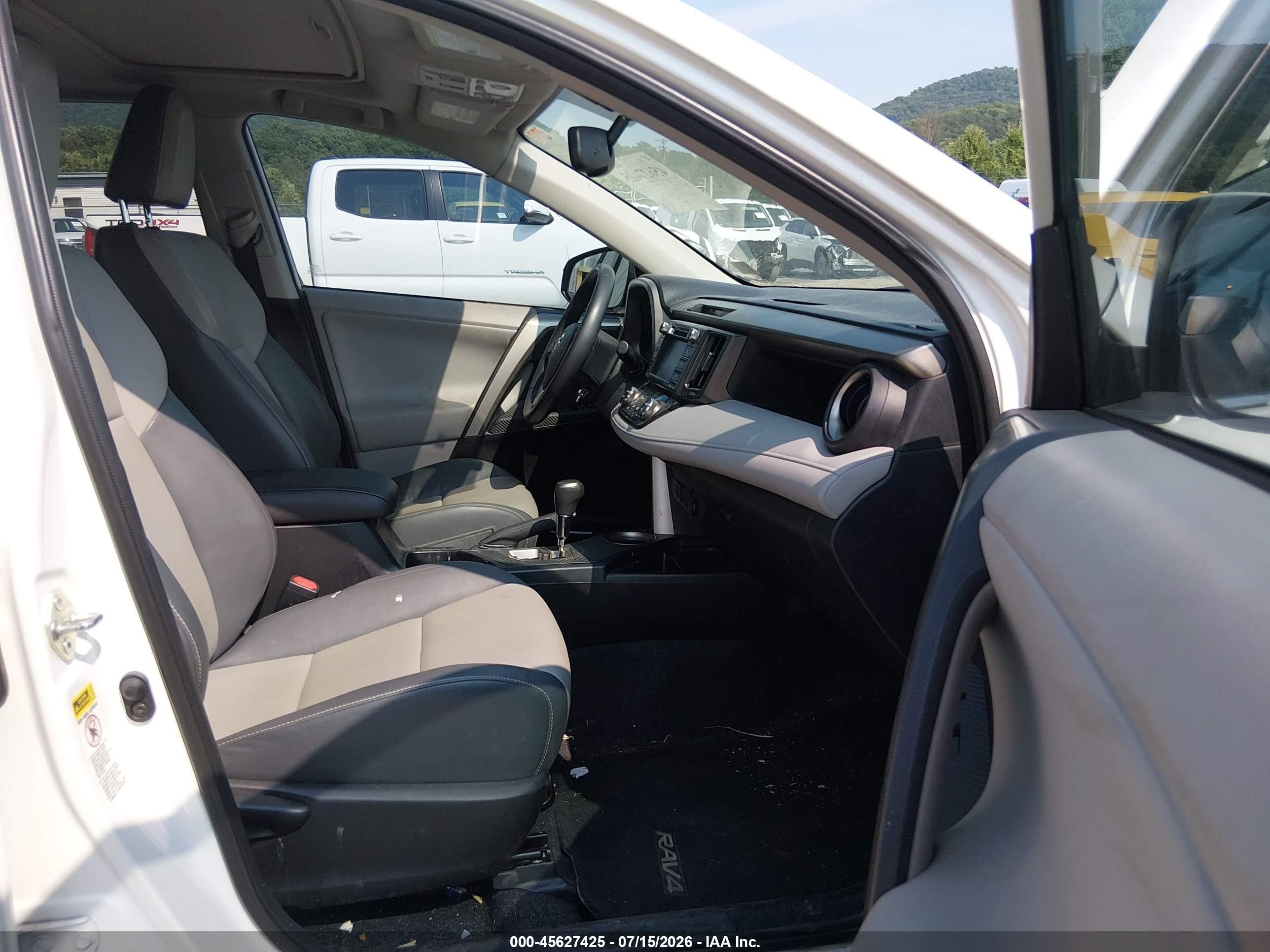 2013 Toyota Rav4 Limited White vin: 2T3YFREV8DW028852