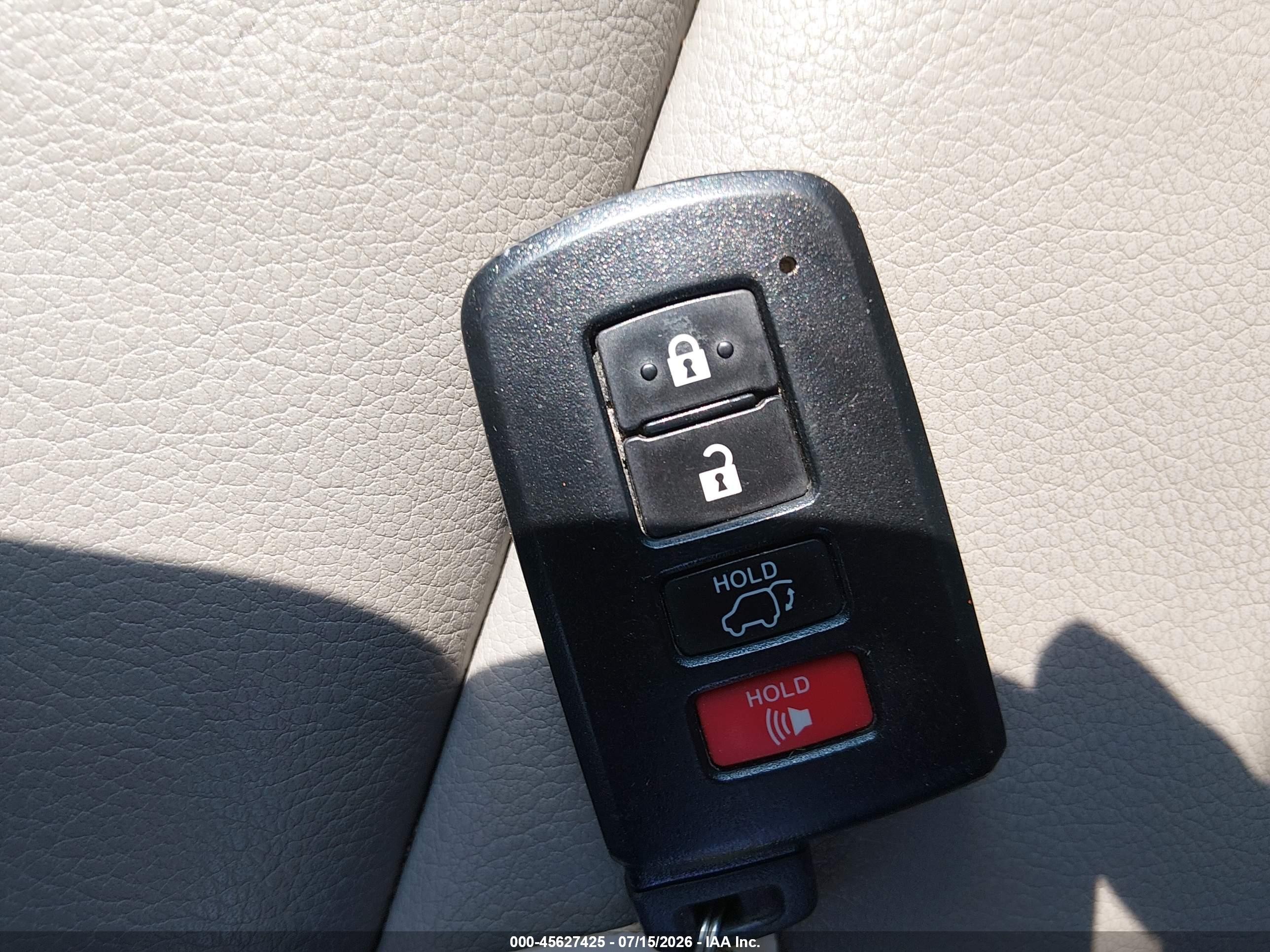 2013 Toyota Rav4 Limited White vin: 2T3YFREV8DW028852