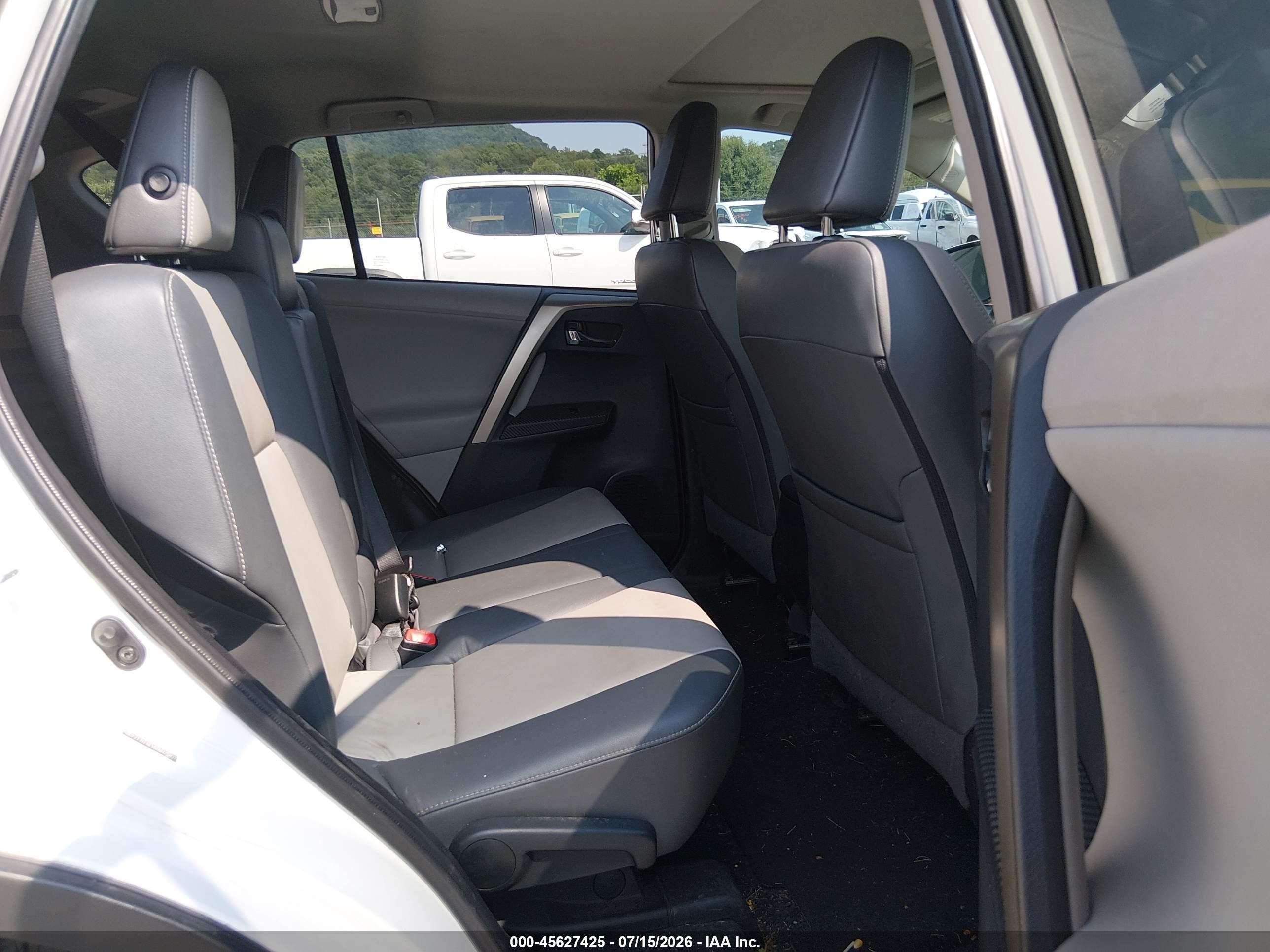 2013 Toyota Rav4 Limited White vin: 2T3YFREV8DW028852