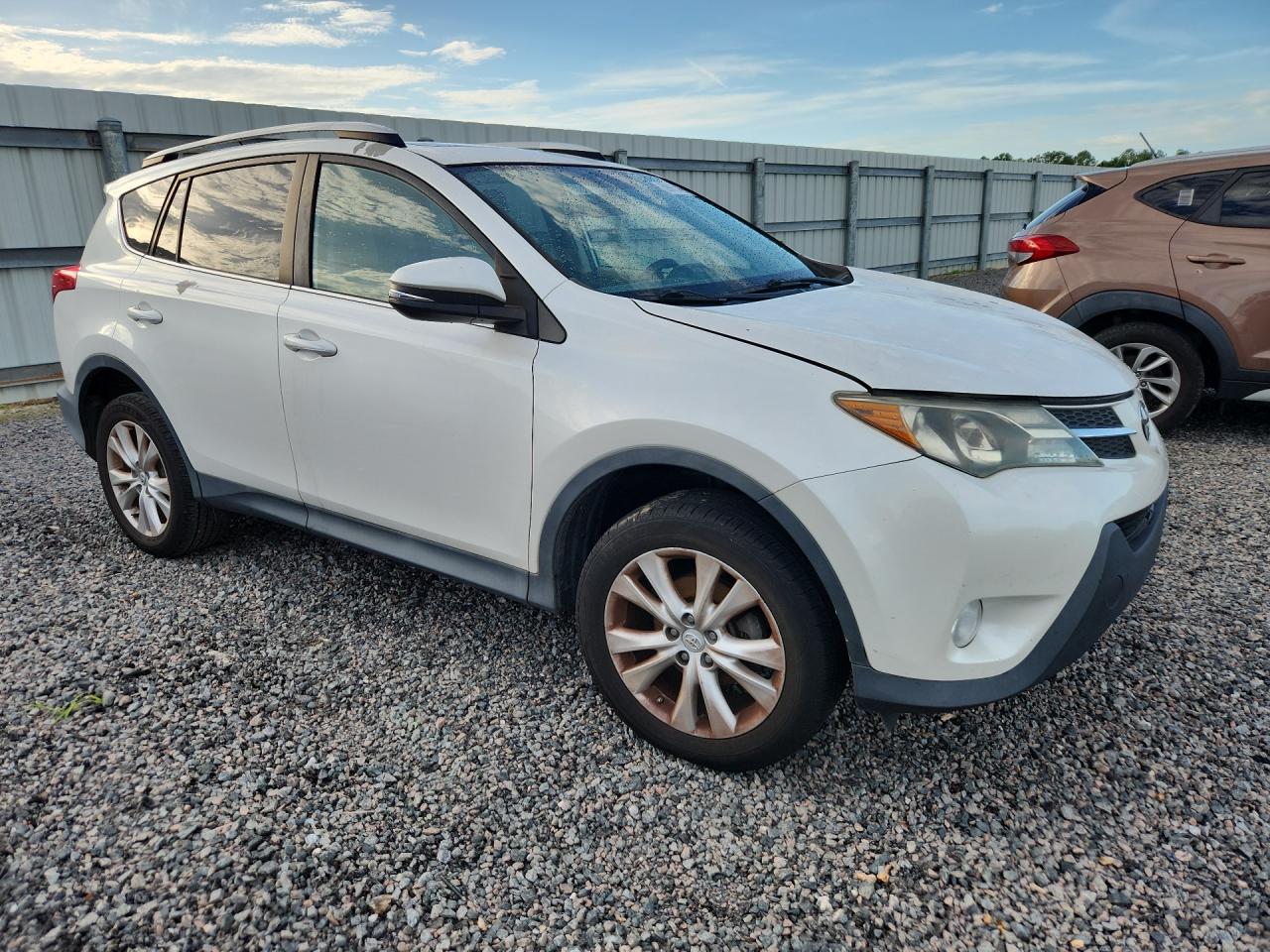2013 Toyota Rav4 Limited White vin: 2T3YFREV8DW032738