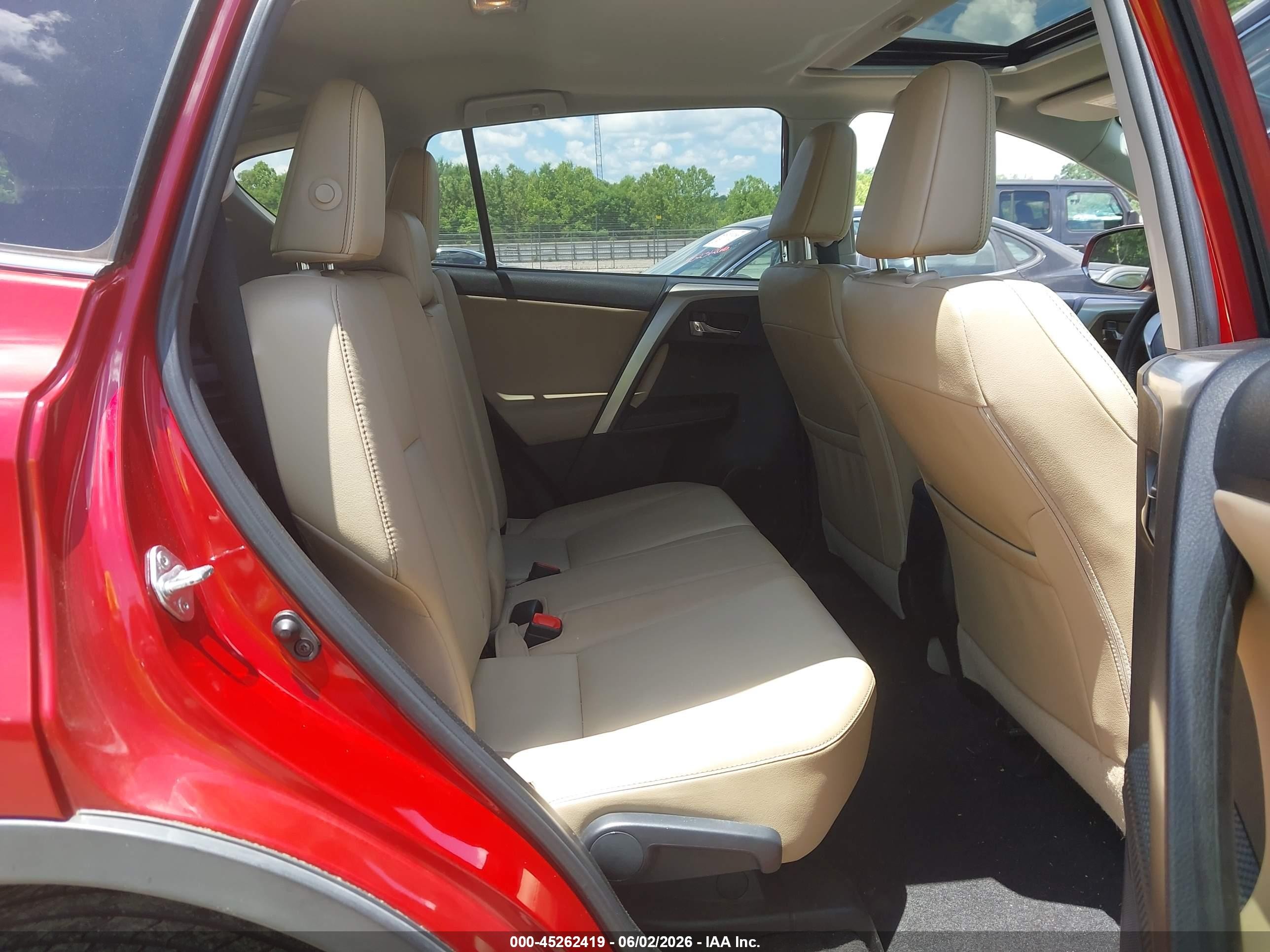 2015 Toyota Rav4 Limited Red vin: 2T3YFREV8FW230075