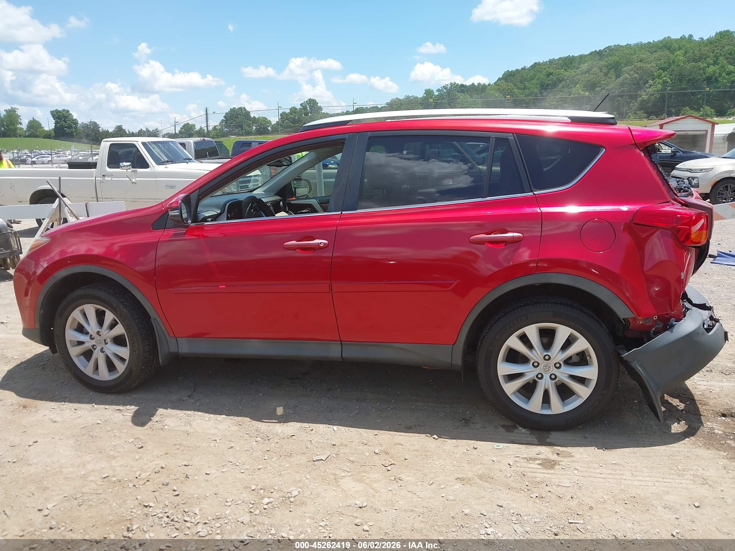 2015 Toyota Rav4 Limited Red vin: 2T3YFREV8FW230075
