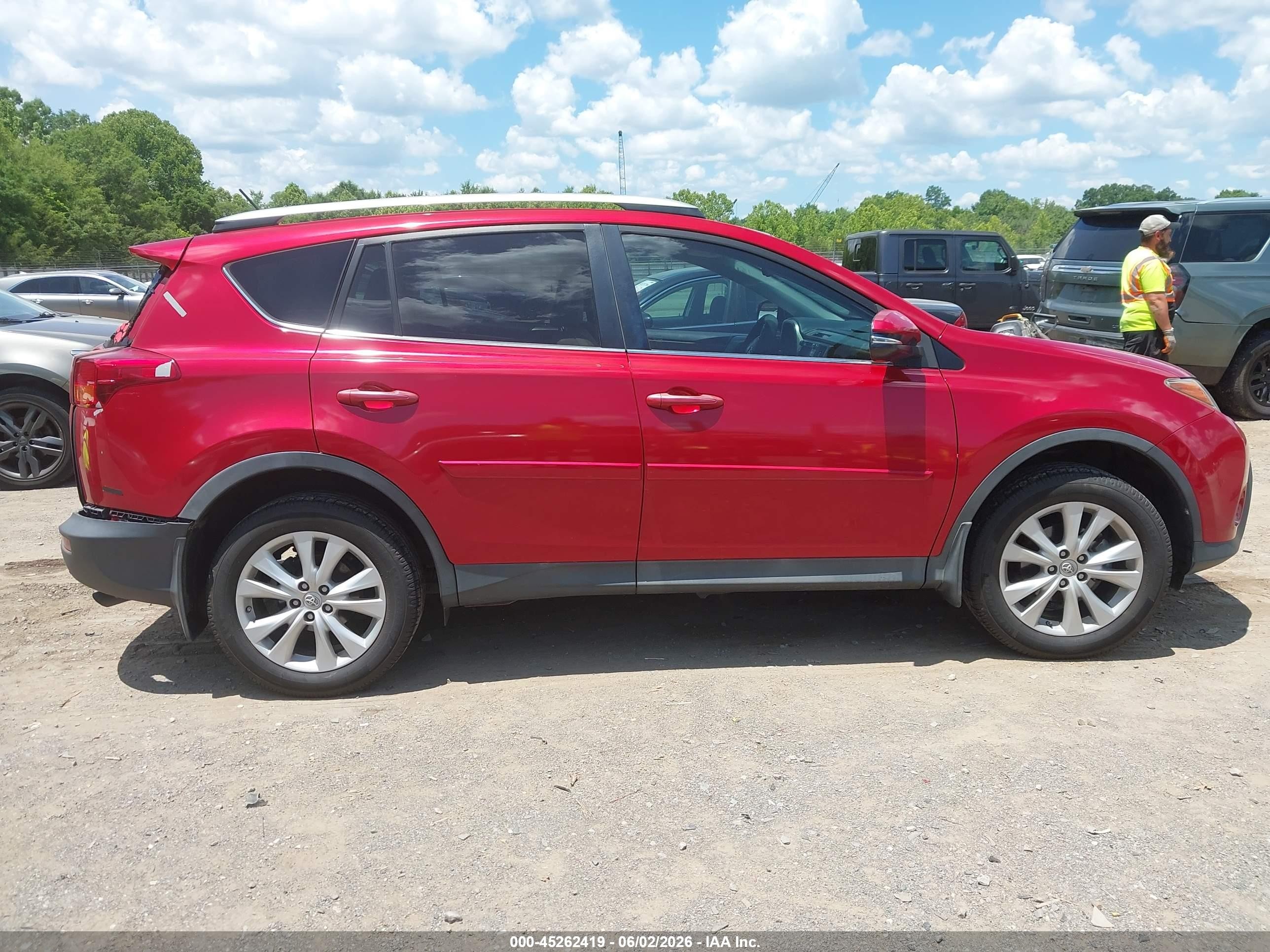 2015 Toyota Rav4 Limited Red vin: 2T3YFREV8FW230075