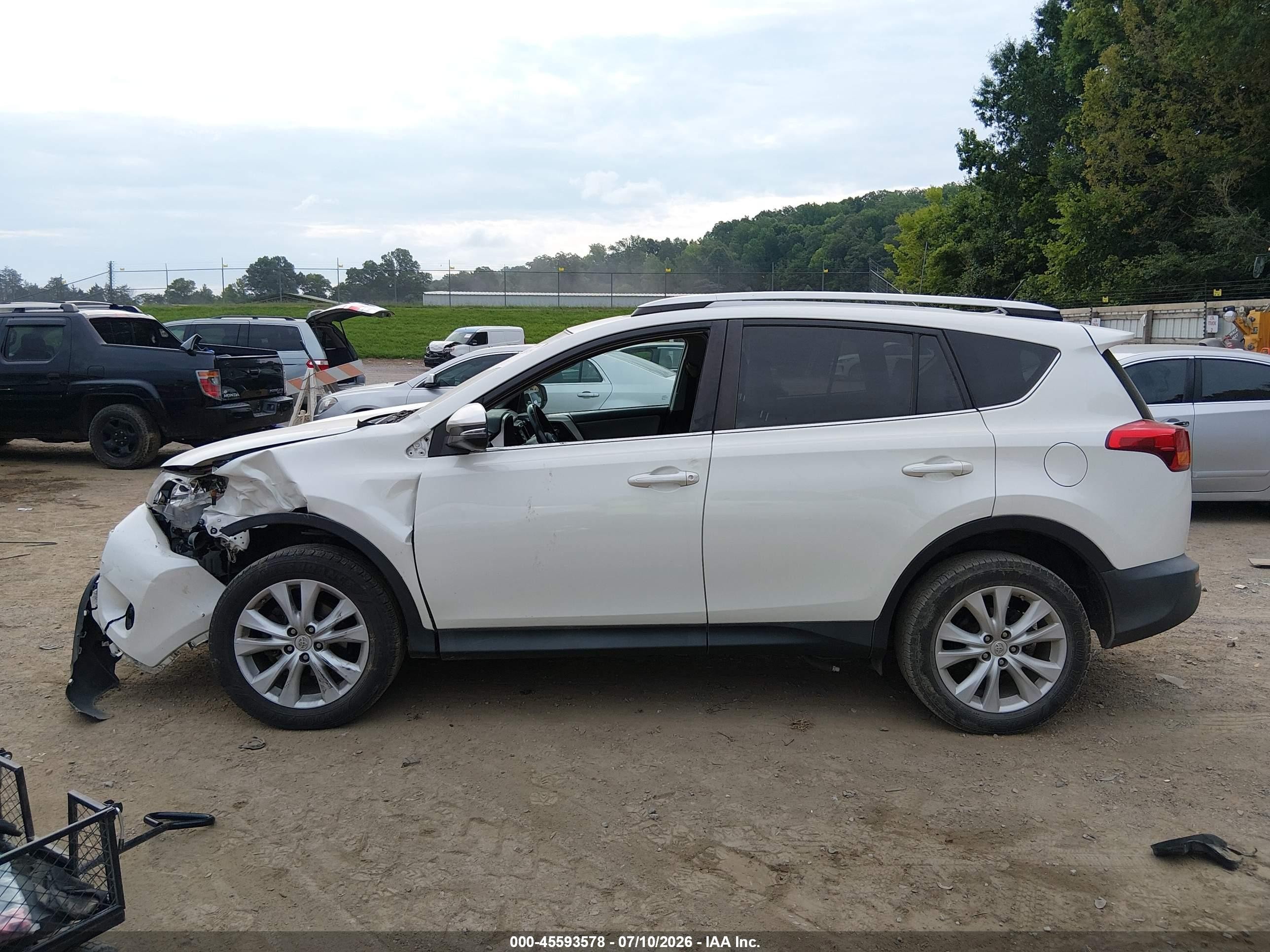 2014 Toyota Rav4 Limited White vin: 2T3YFREV9EW110185