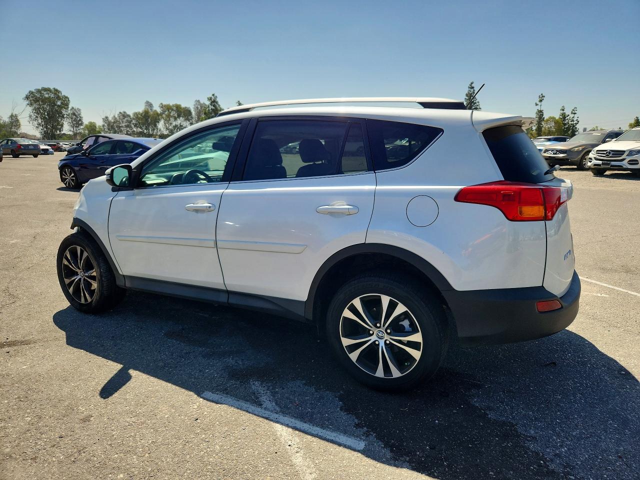 2015 Toyota Rav4 Limited White vin: 2T3YFREV9FW138263