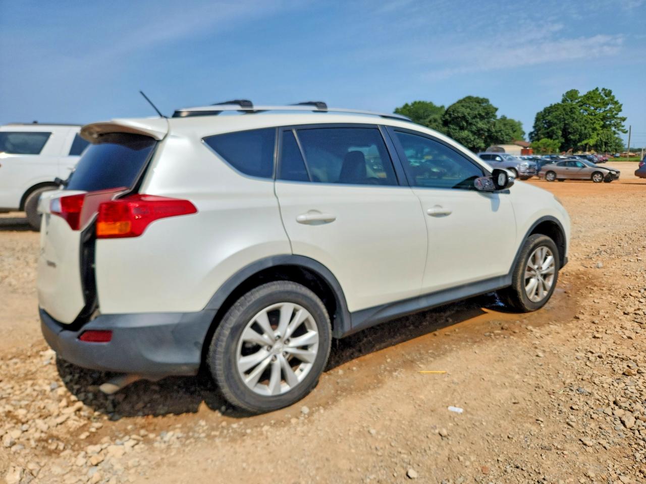 2013 Toyota Rav4 Limited White vin: 2T3YFREVXDW046317