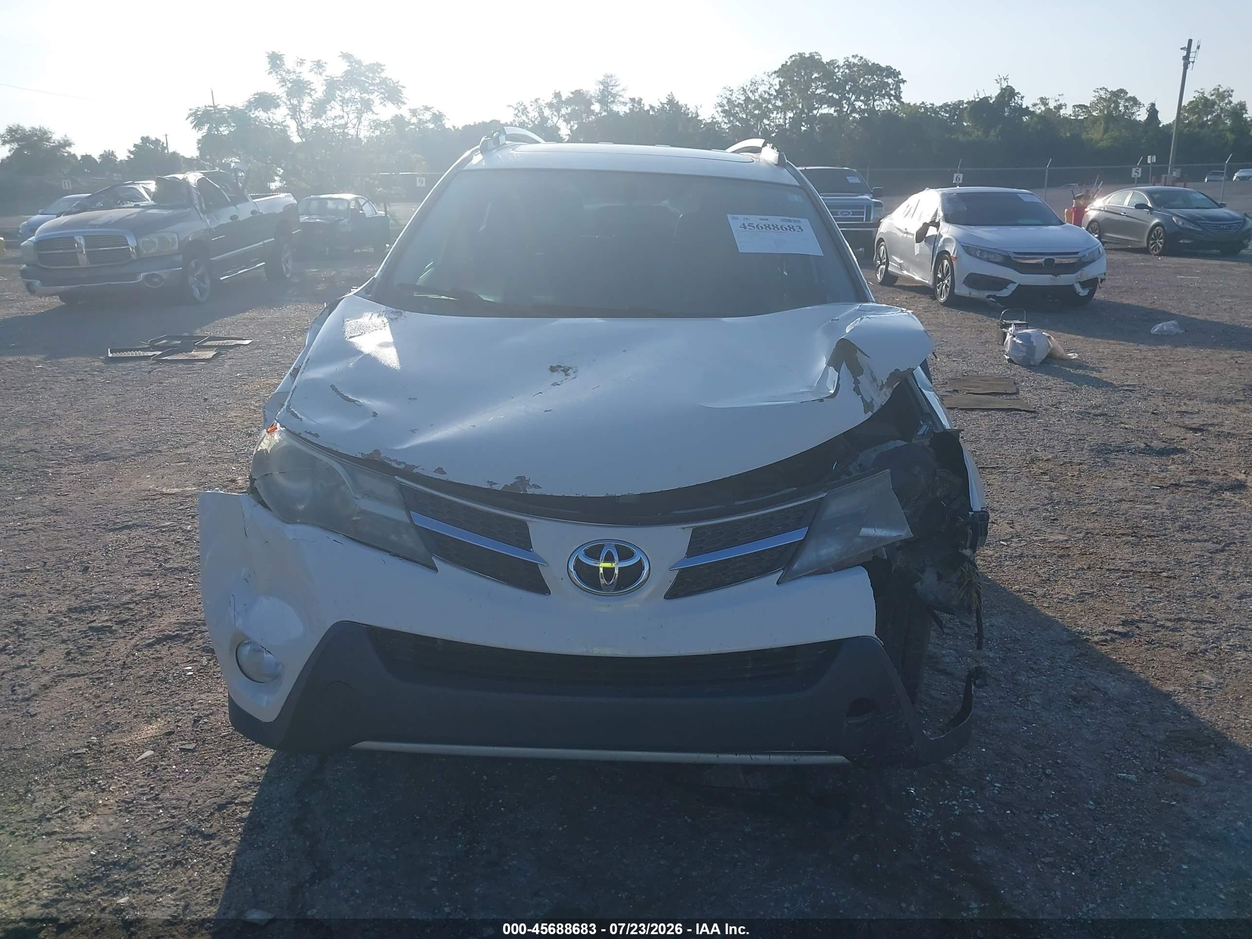 2014 Toyota Rav4 Limited White vin: 2T3YFREVXEW099035