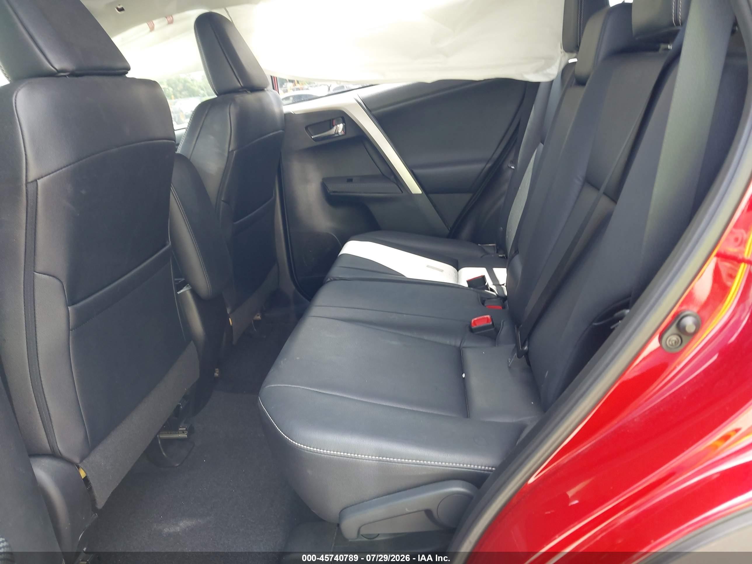 2015 Toyota Rav4 Limited Red vin: 2T3YFREVXFW165987