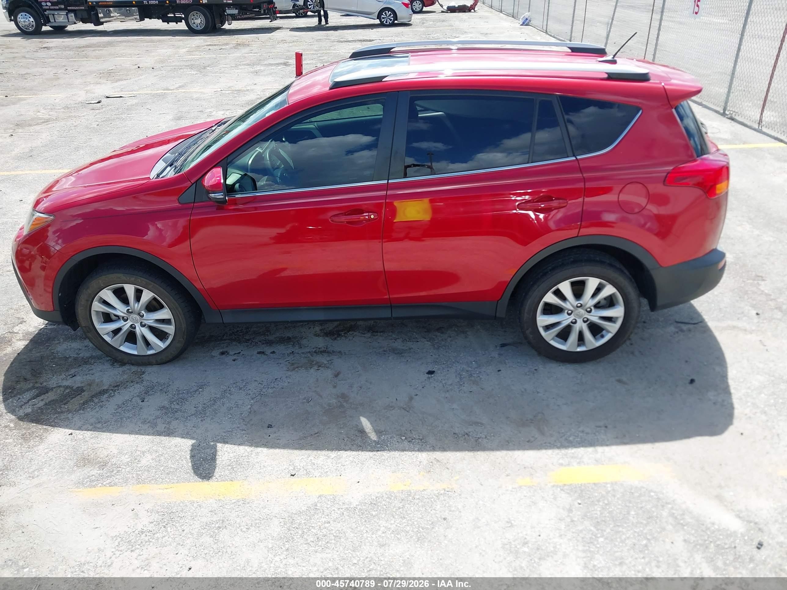 2015 Toyota Rav4 Limited Red vin: 2T3YFREVXFW165987