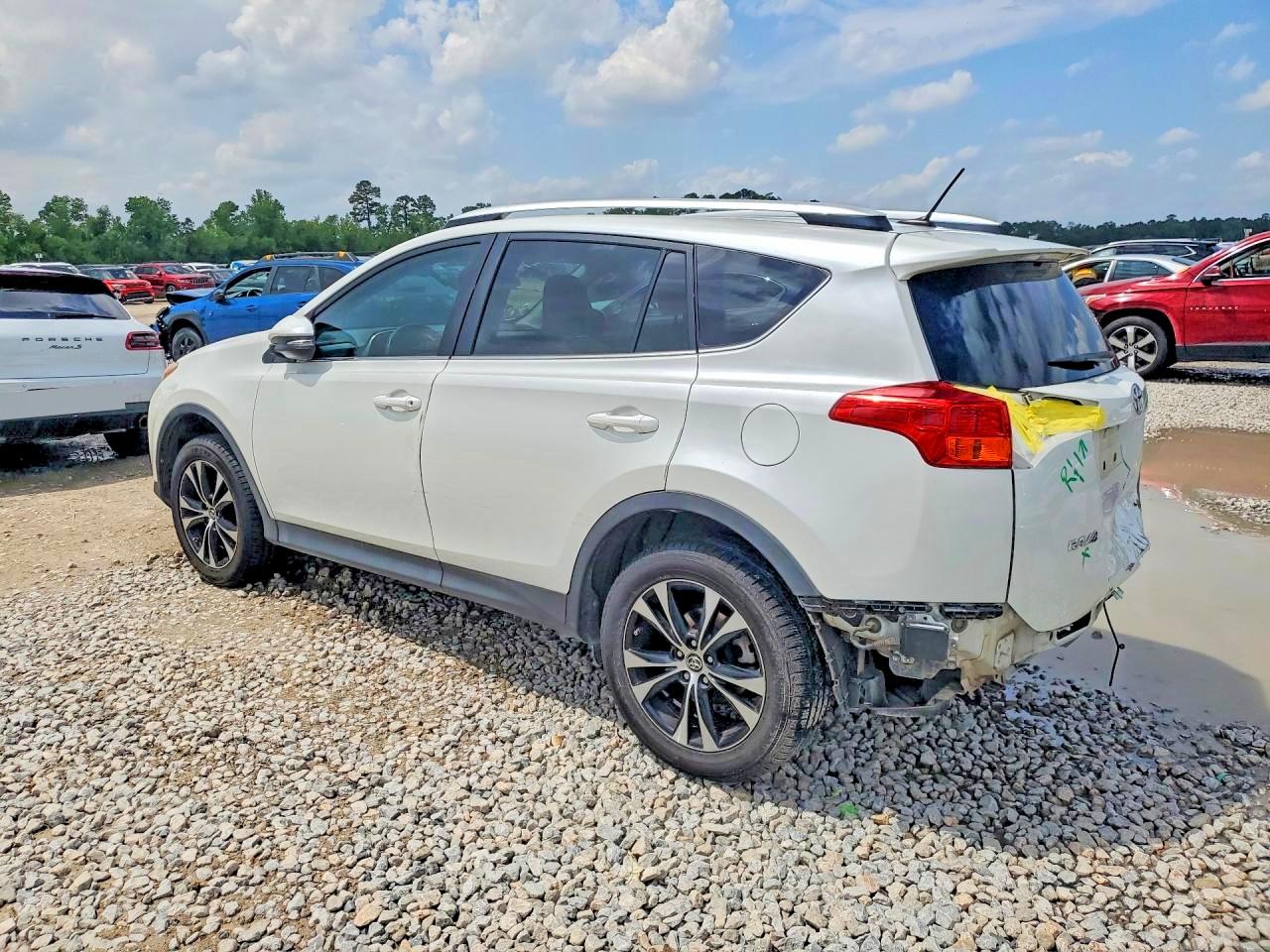 2015 Toyota Rav4 Limited White vin: 2T3YFREVXFW231583