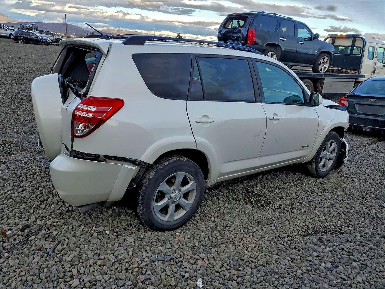 2011 Toyota Rav4 Limited White vin: 2T3YK4DV0BW012173