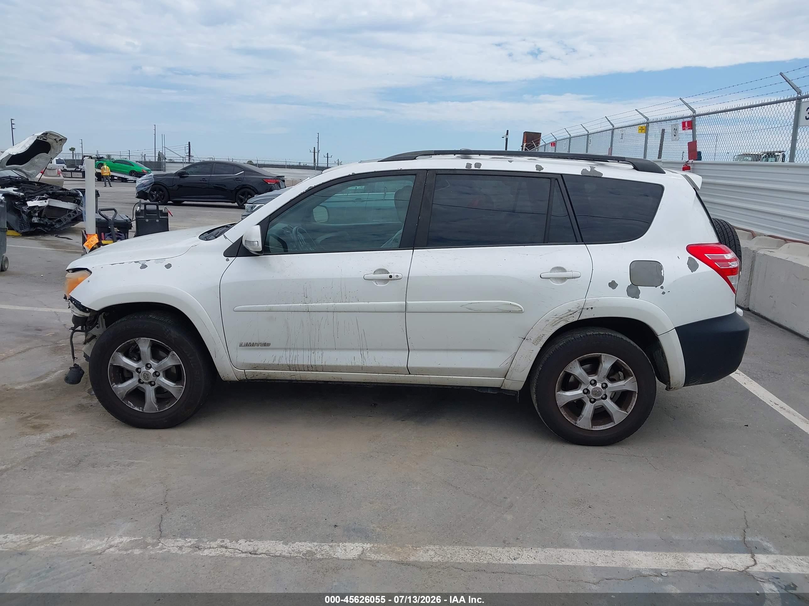 2011 Toyota Rav4 Limited V6 White vin: 2T3YK4DV8BW009487