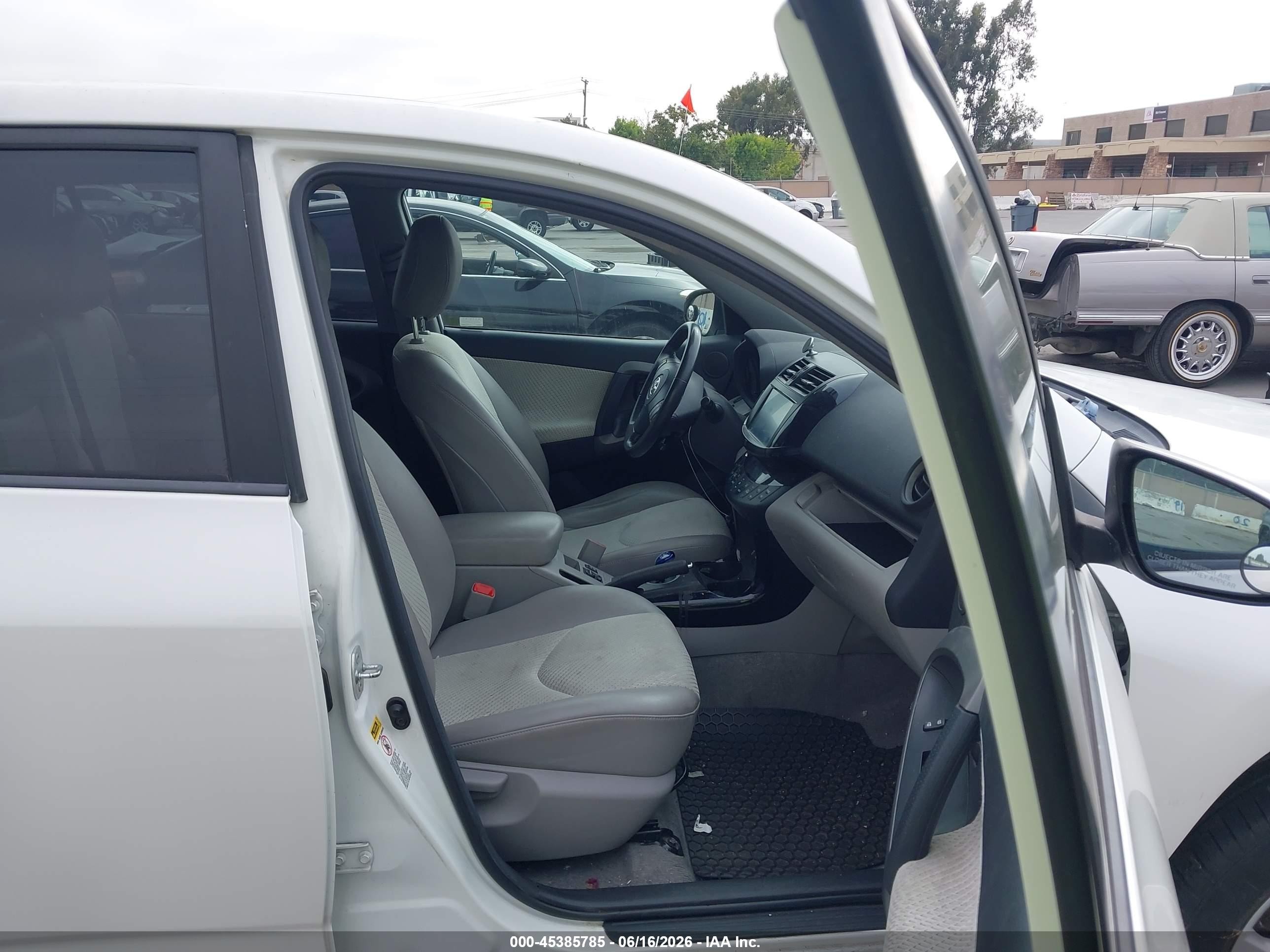 2013 Toyota Rav4 Ev   White vin: 2T3YL4DV1DW001604