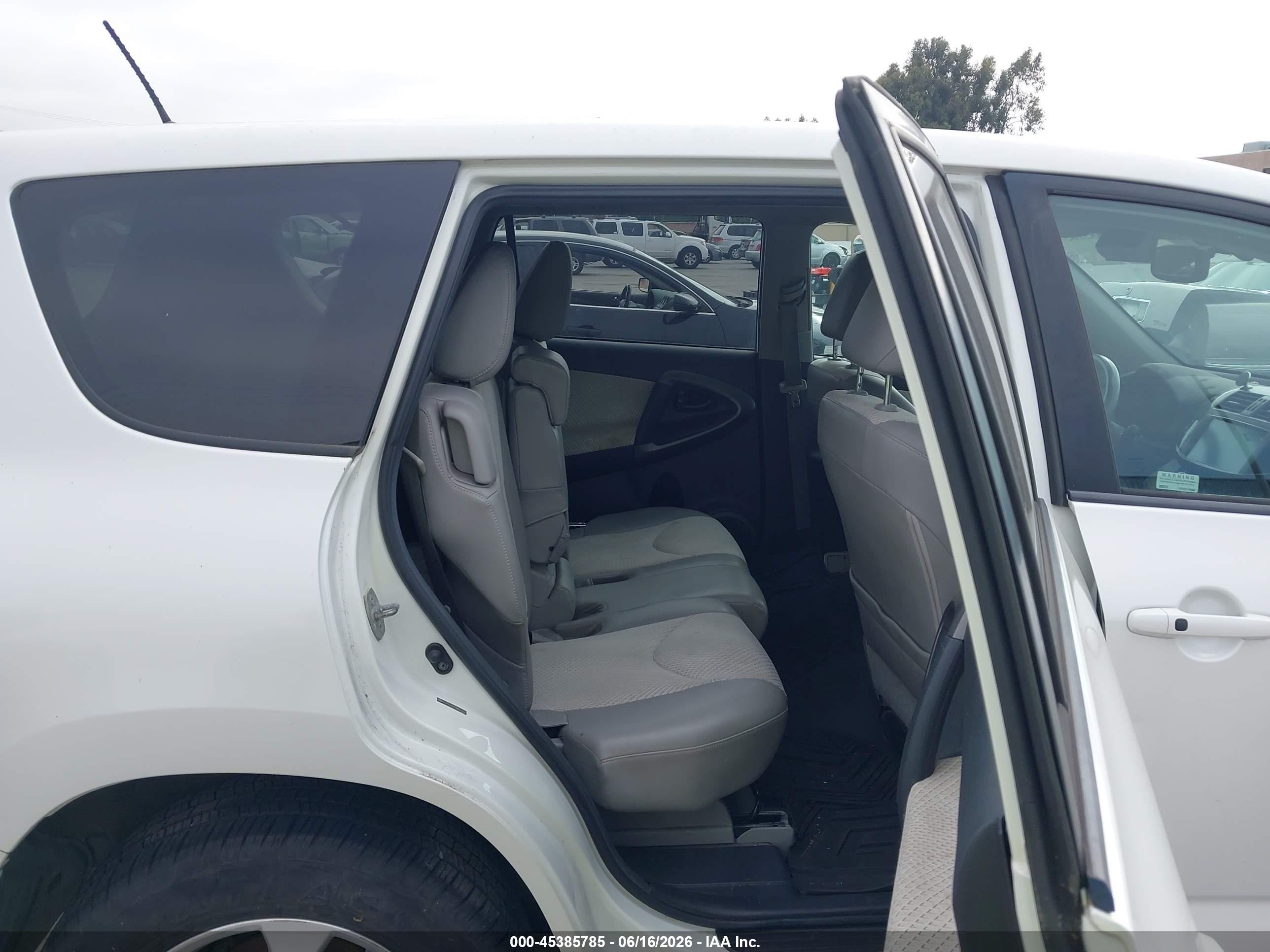 2013 Toyota Rav4 Ev   White vin: 2T3YL4DV1DW001604
