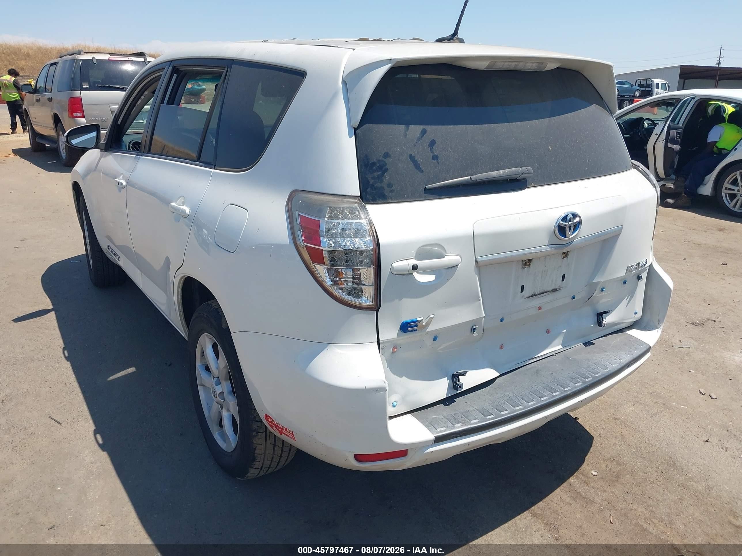 2014 Toyota Rav4 Ev   White vin: 2T3YL4DV1EW002351