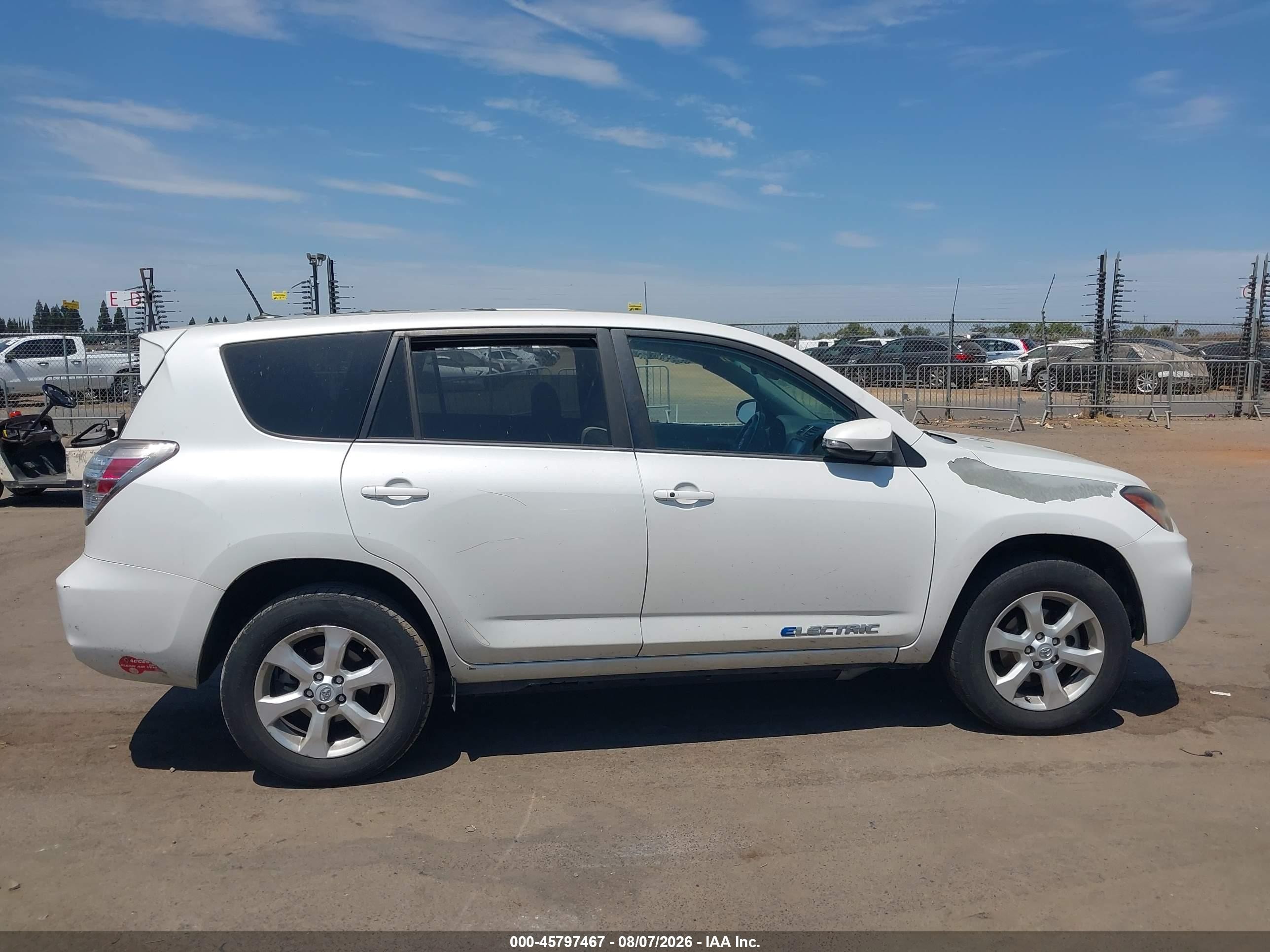 2014 Toyota Rav4 Ev   White vin: 2T3YL4DV1EW002351