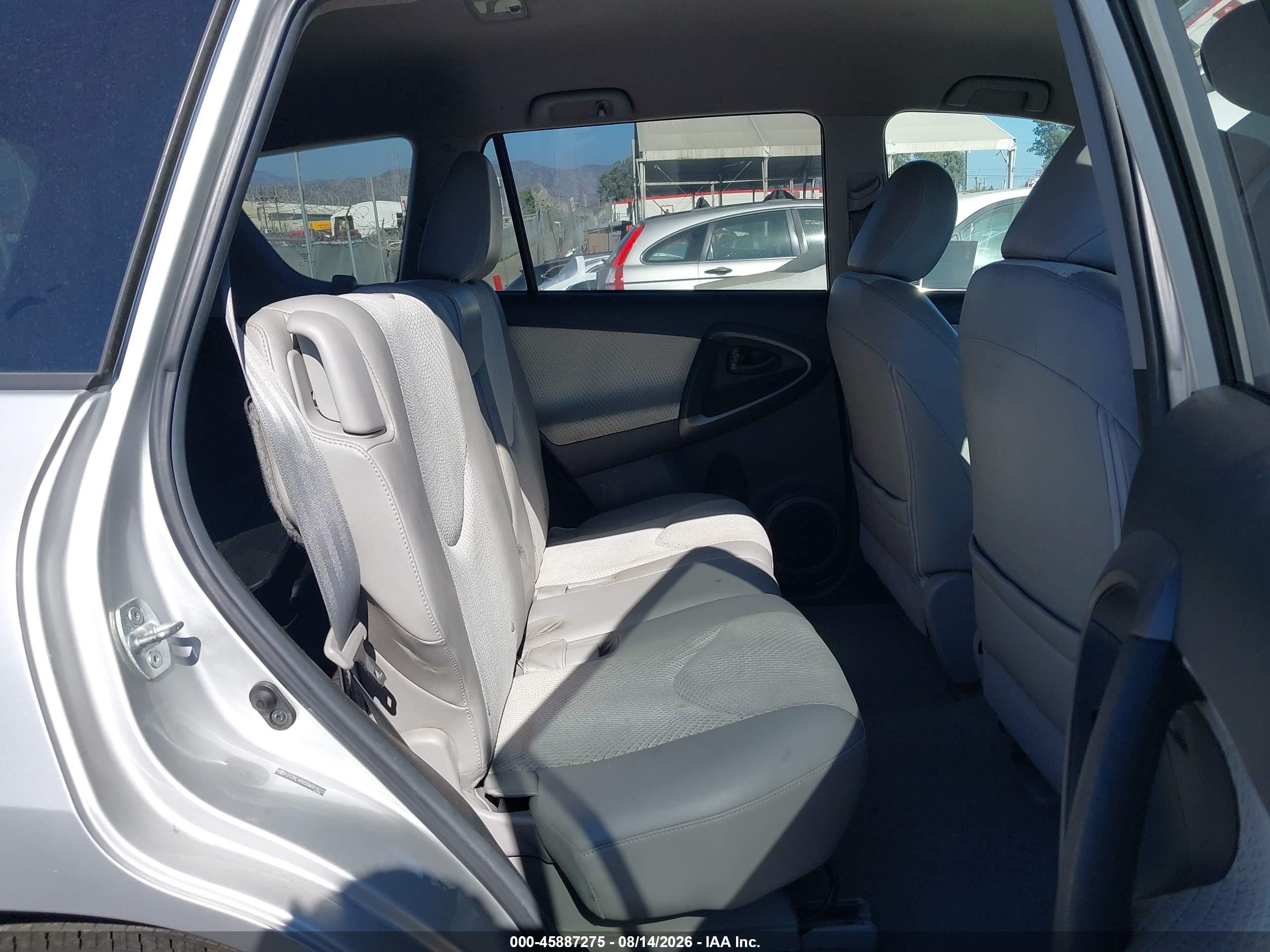 2013 Toyota Rav4 Ev   Silver vin: 2T3YL4DV5DW001623