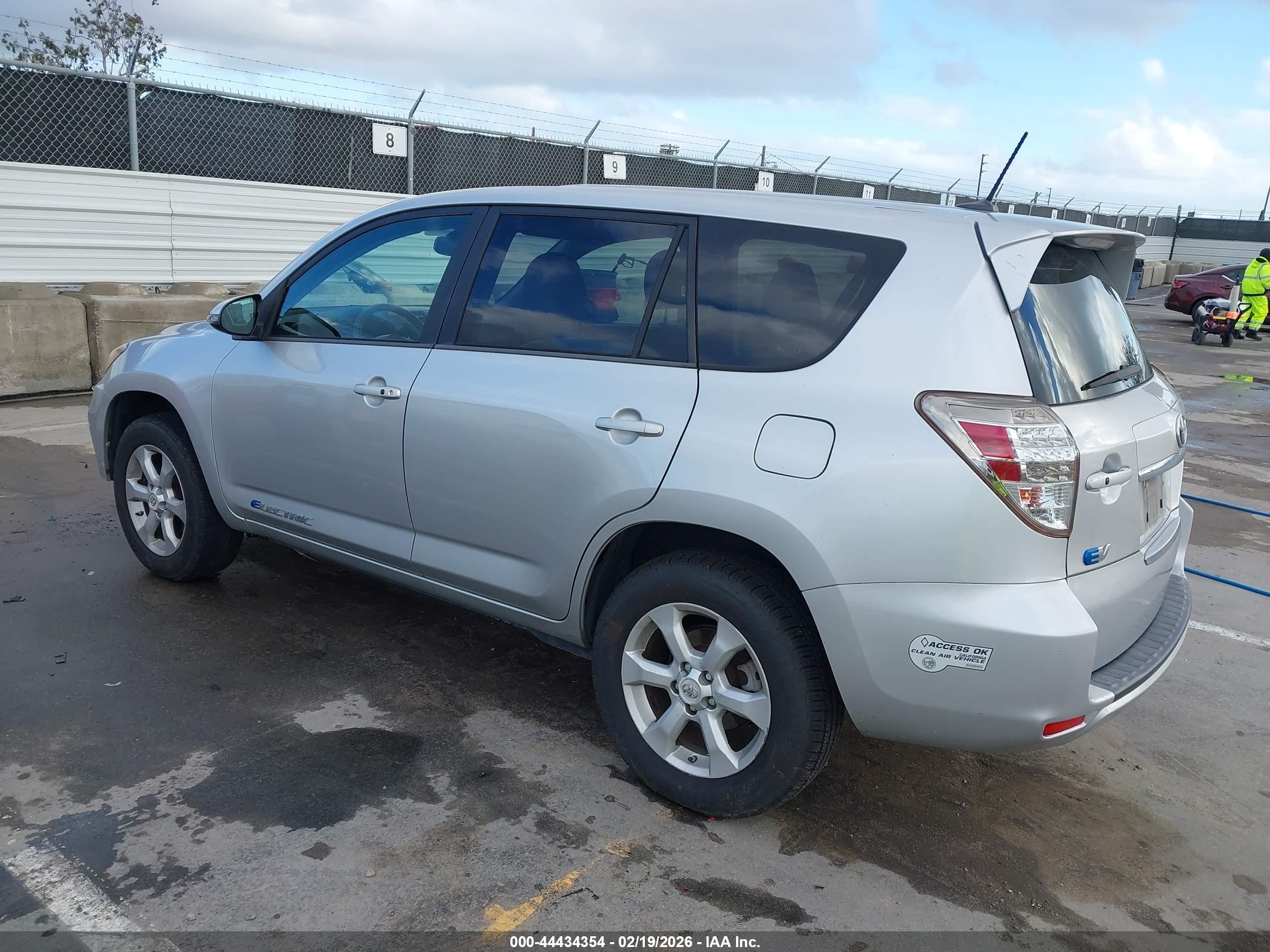 2013 Toyota Rav4 Ev   Silver vin: 2T3YL4DV5DW001699