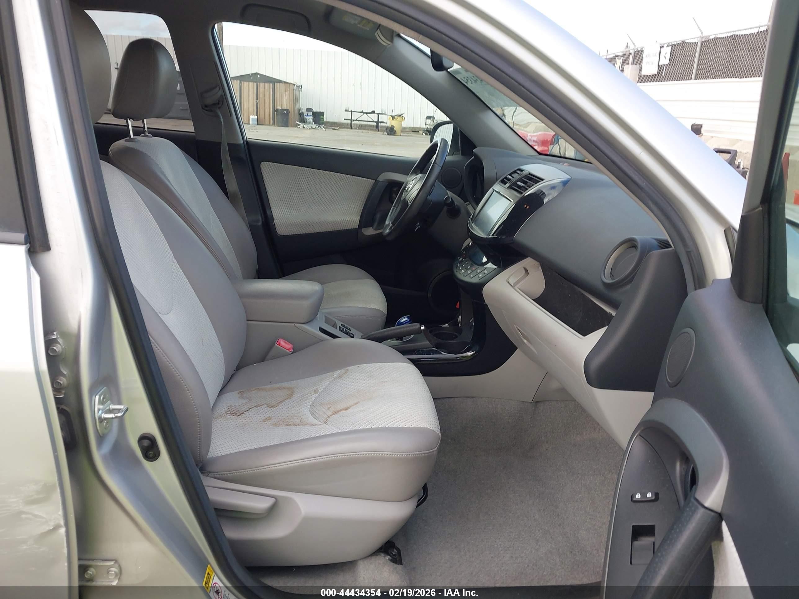 2013 Toyota Rav4 Ev   Silver vin: 2T3YL4DV5DW001699