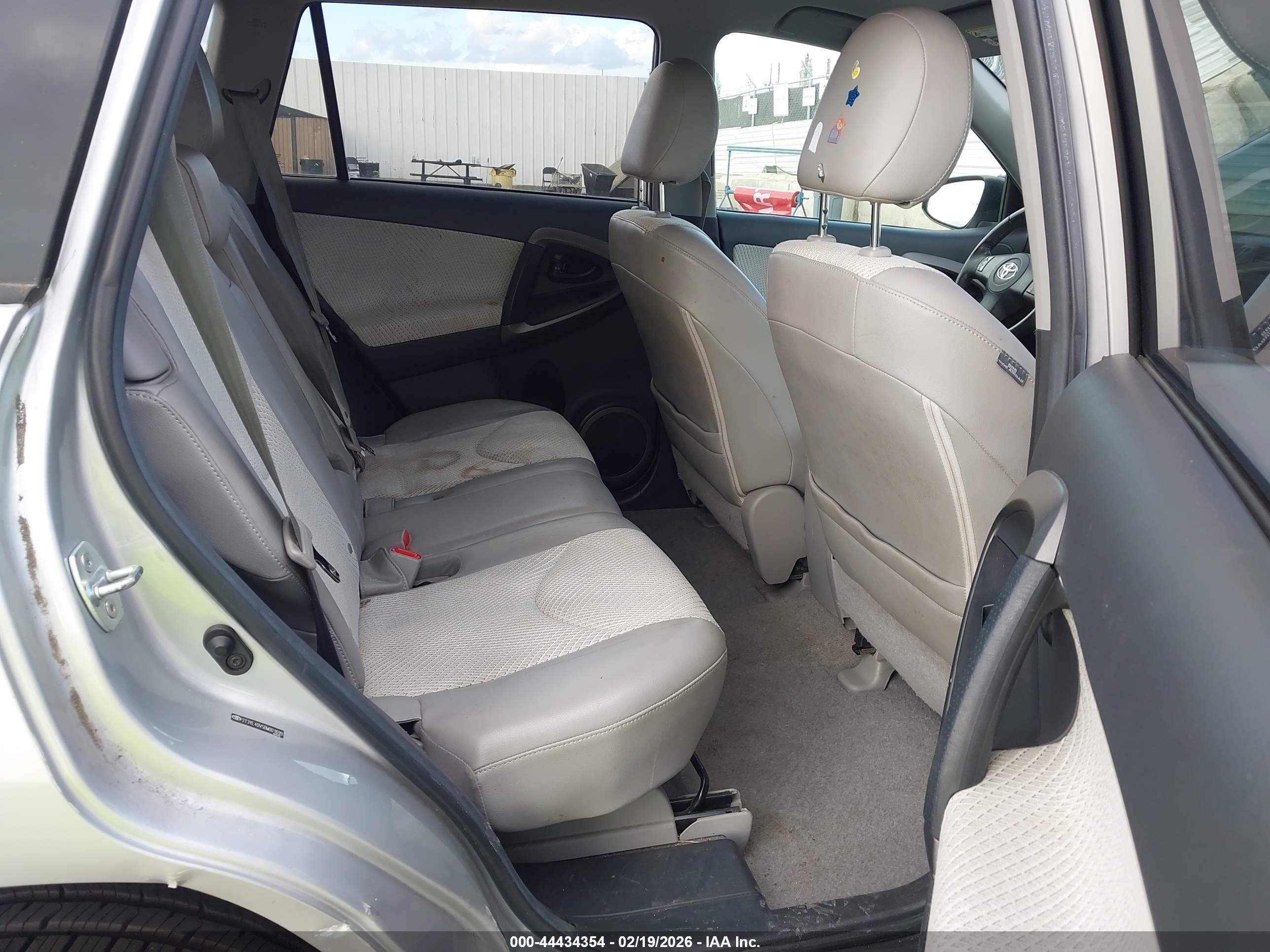 2013 Toyota Rav4 Ev   Silver vin: 2T3YL4DV5DW001699