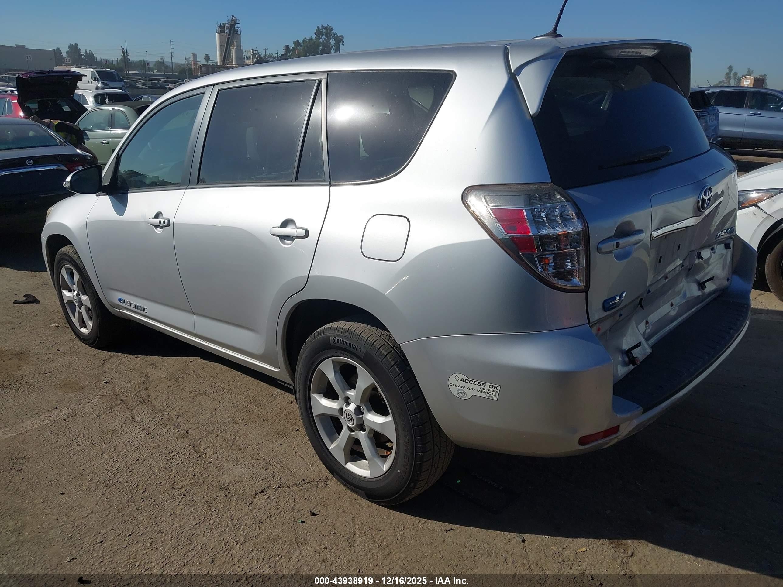 2013 Toyota Rav4 Ev   Silver vin: 2T3YL4DV5DW001847