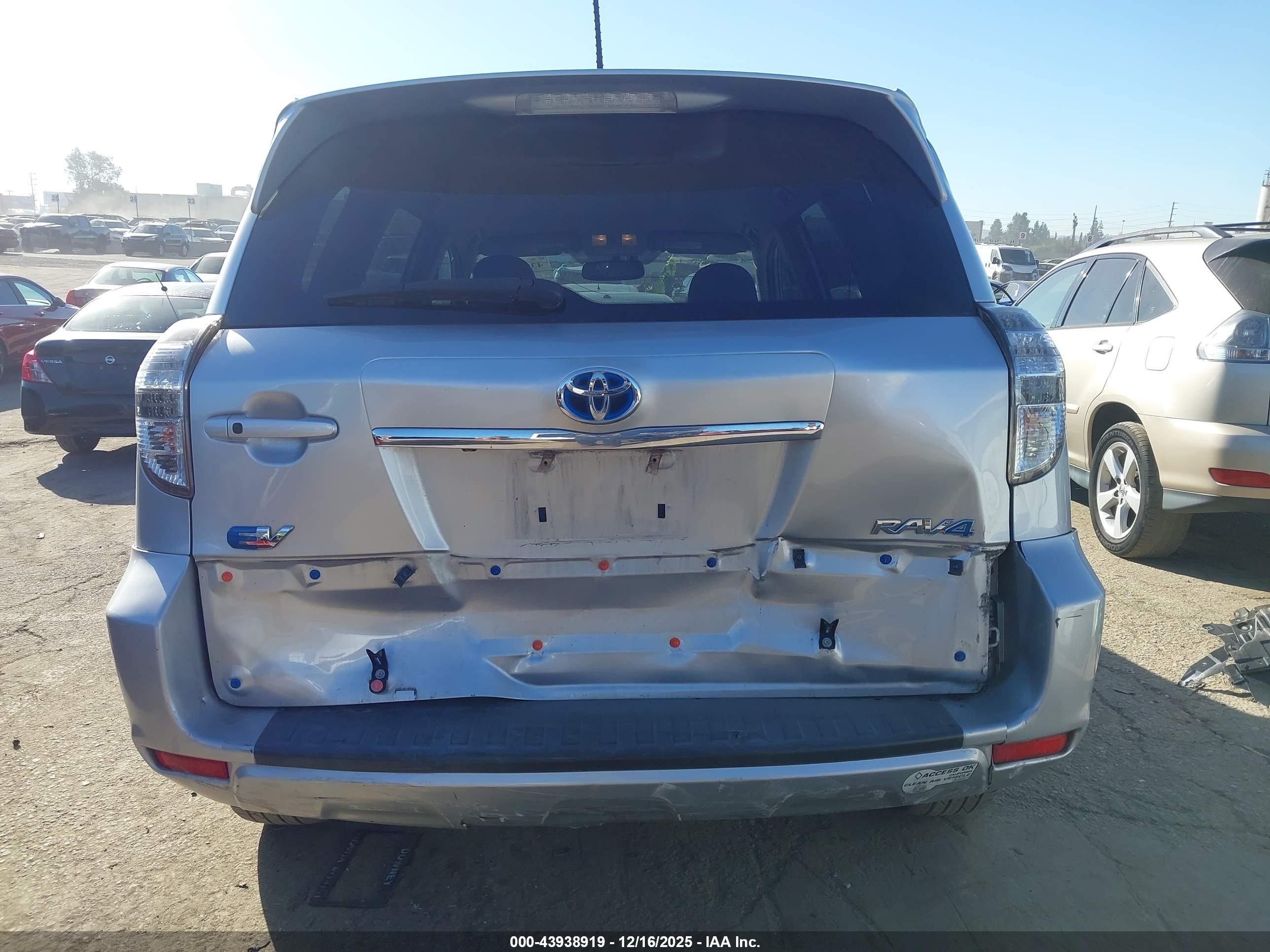 2013 Toyota Rav4 Ev   Silver vin: 2T3YL4DV5DW001847