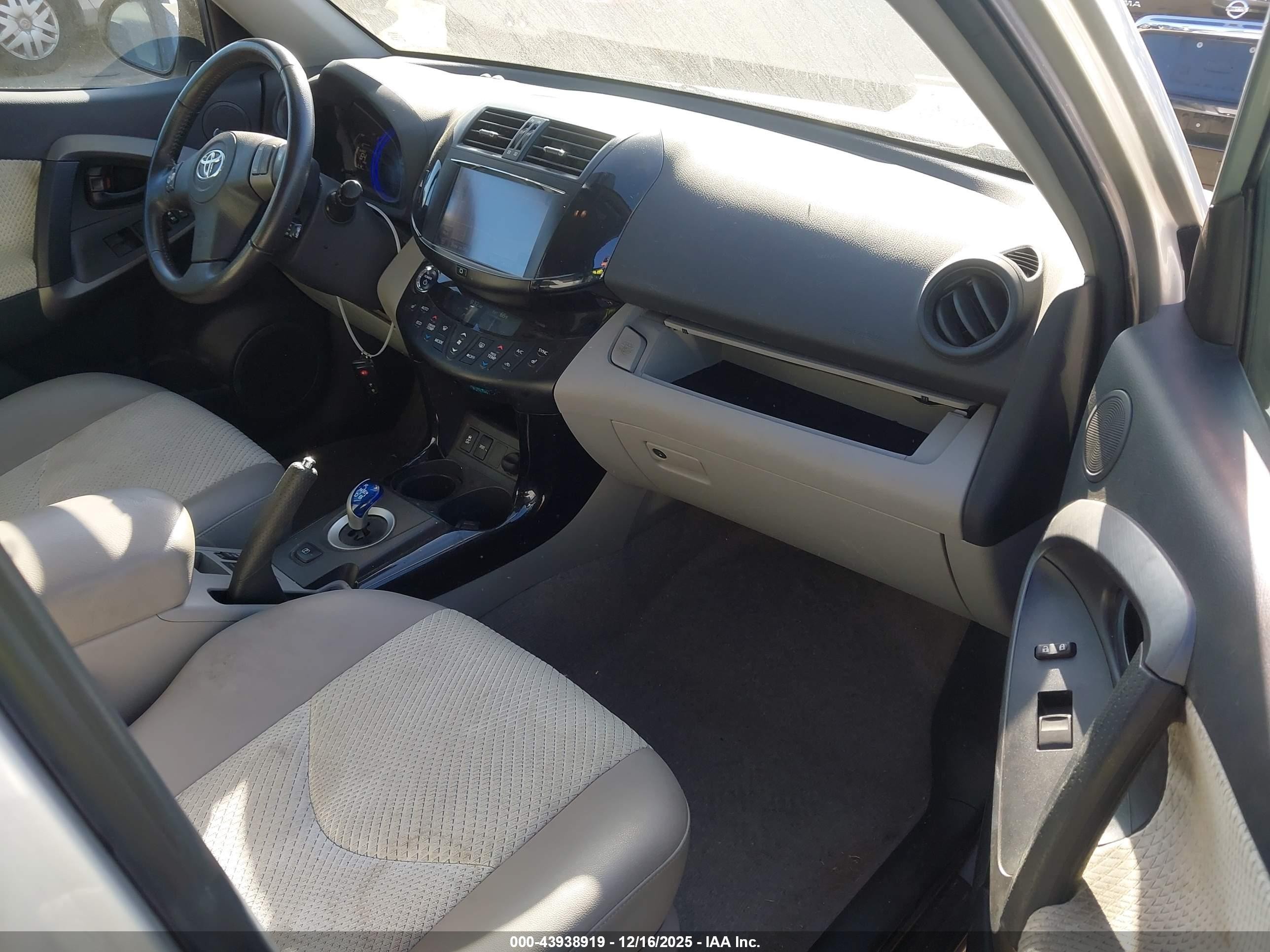 2013 Toyota Rav4 Ev   Silver vin: 2T3YL4DV5DW001847