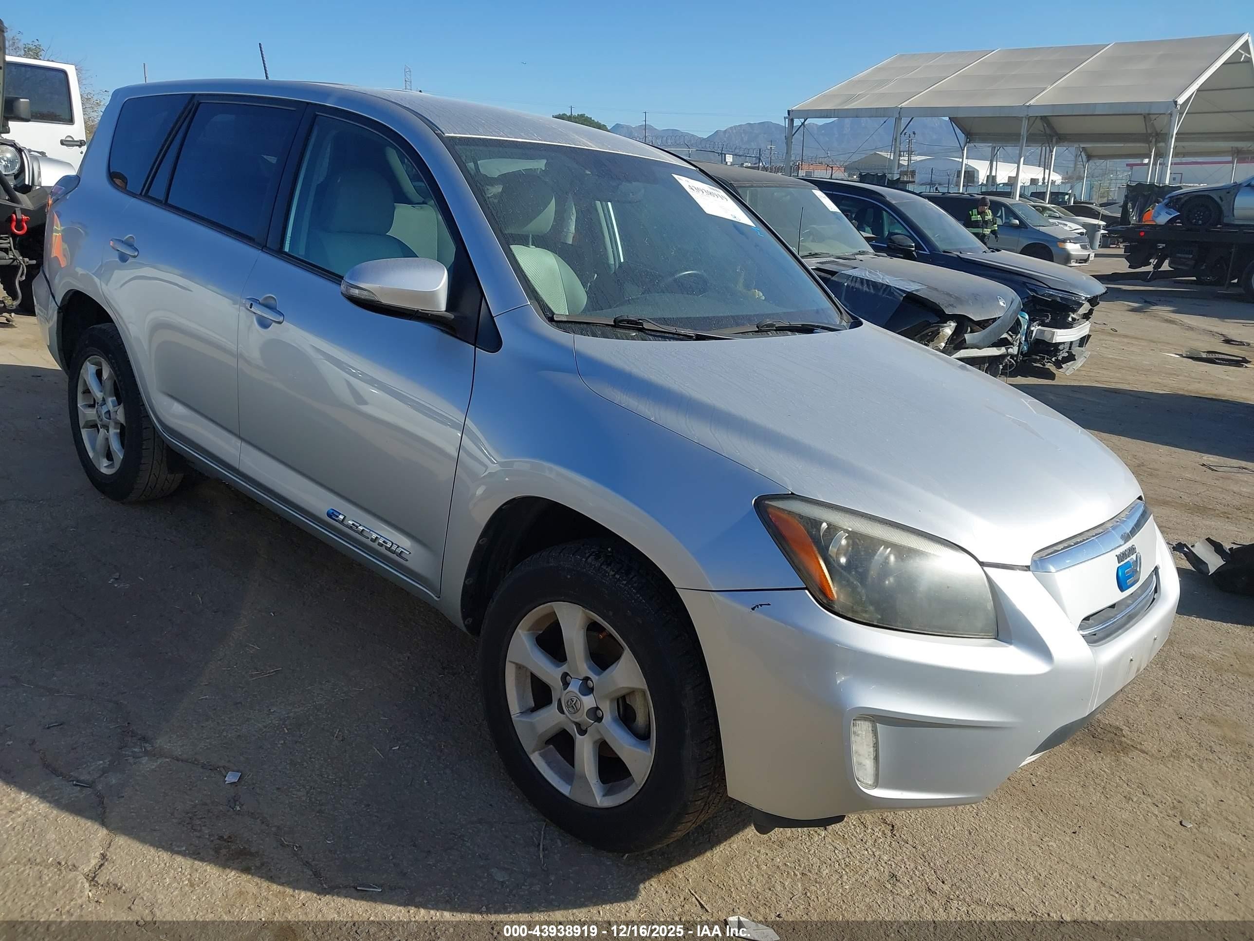 2013 Toyota Rav4 Ev   Silver vin: 2T3YL4DV5DW001847