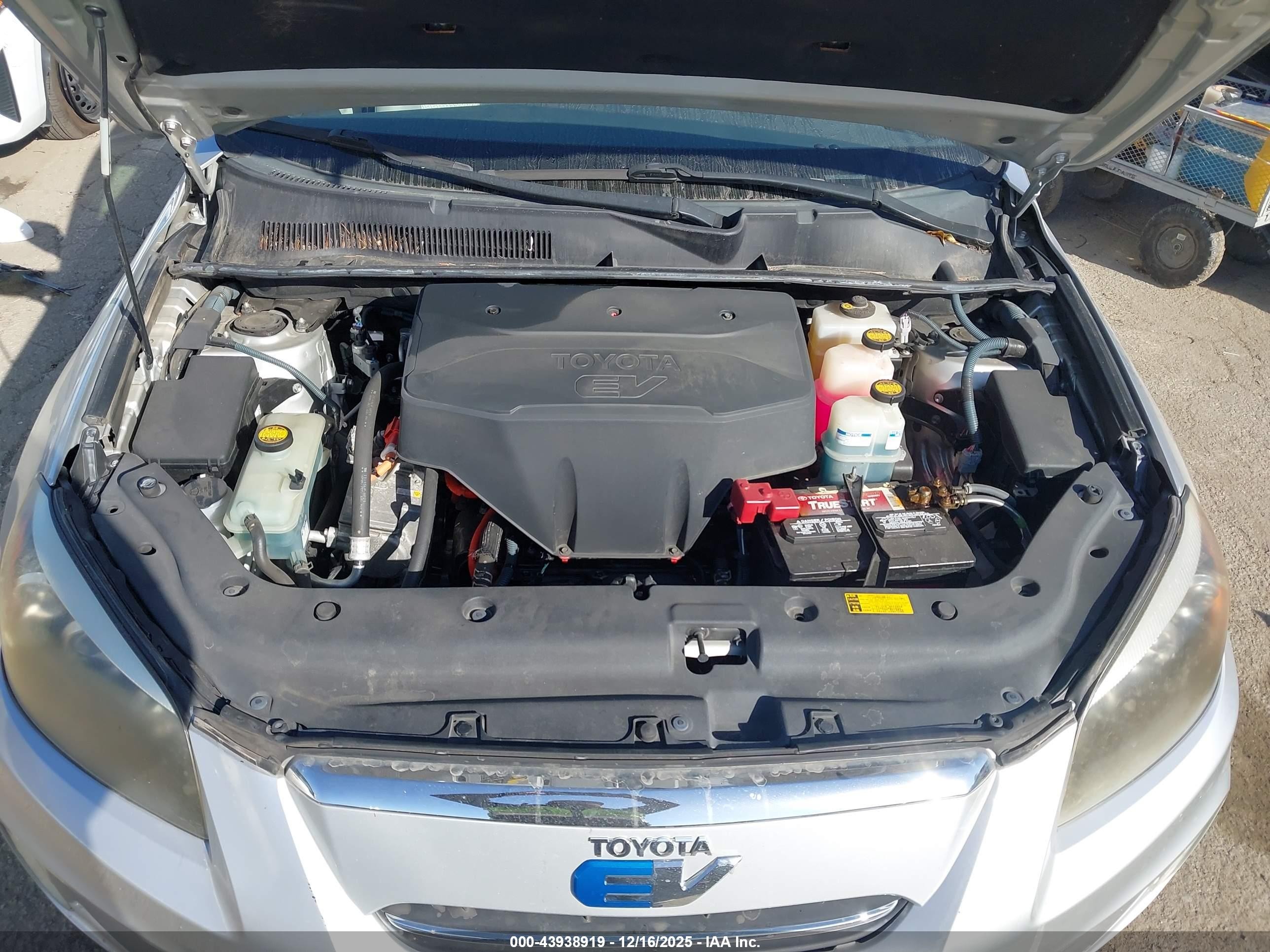 2013 Toyota Rav4 Ev   Silver vin: 2T3YL4DV5DW001847