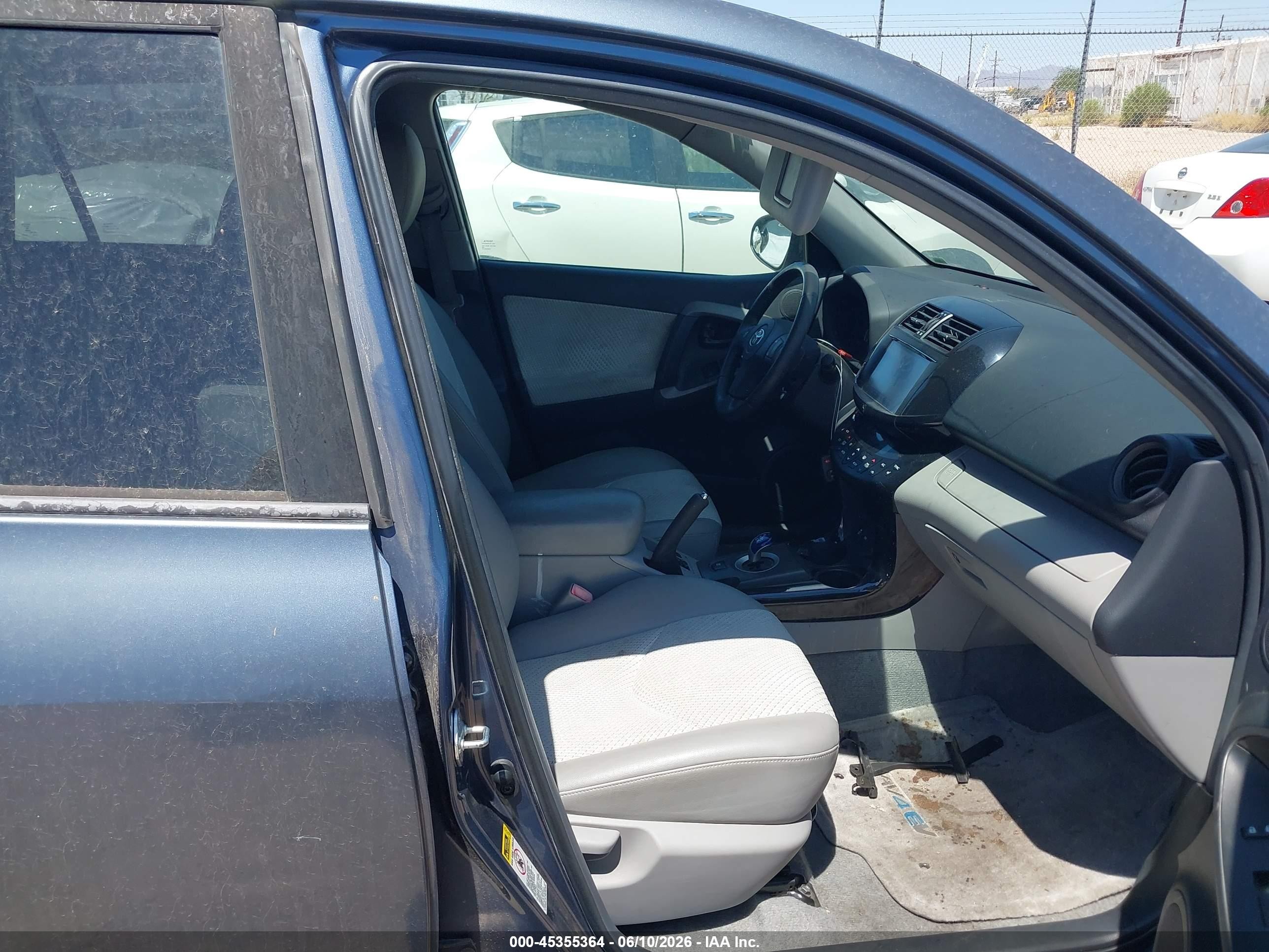 2014 Toyota Rav4 Ev   Blue vin: 2T3YL4DV5EW002398