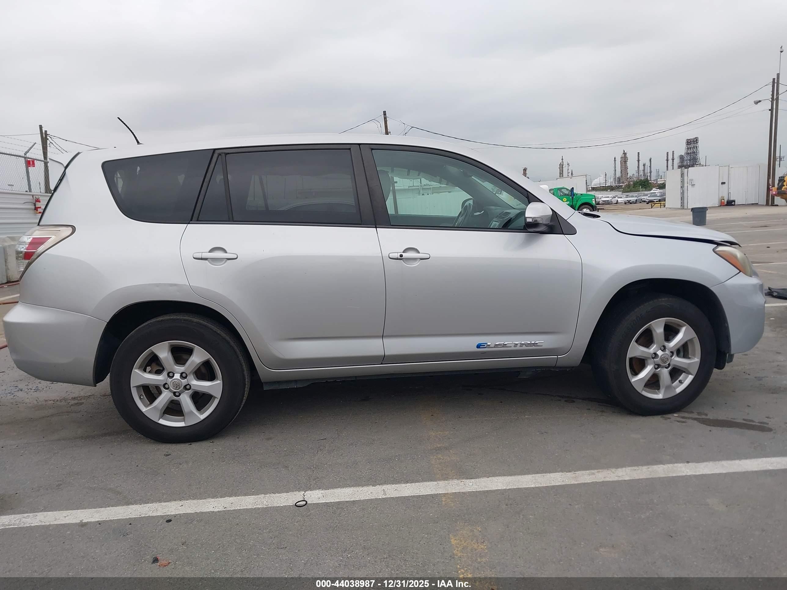 2013 Toyota Rav4 Ev   Silver vin: 2T3YL4DV7DW001655