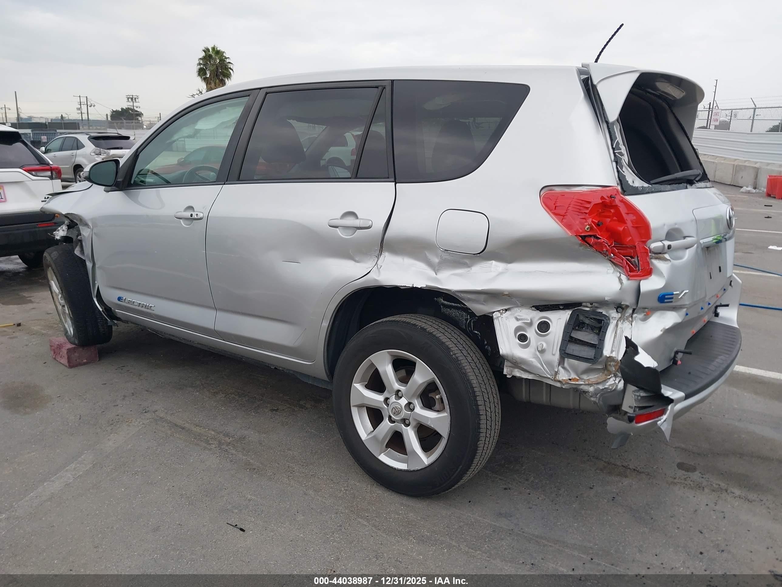 2013 Toyota Rav4 Ev   Silver vin: 2T3YL4DV7DW001655