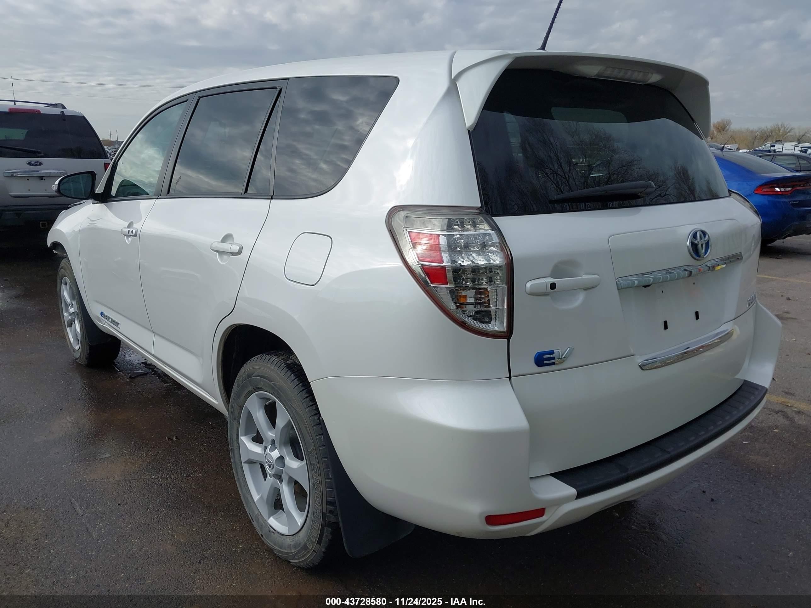 2012 Toyota Rav4 Ev   White vin: 2T3YL4DV8CW001257