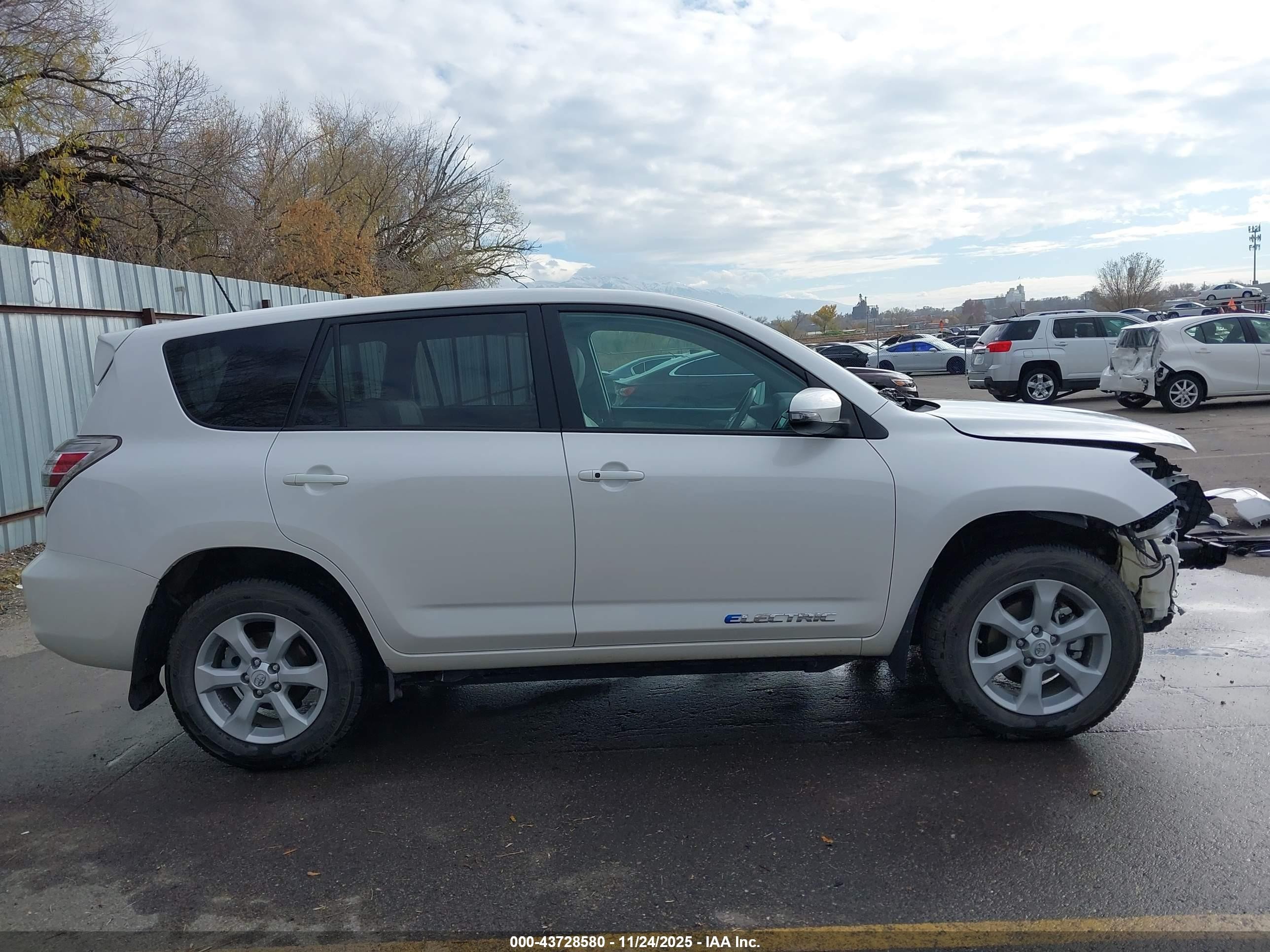 2012 Toyota Rav4 Ev   White vin: 2T3YL4DV8CW001257
