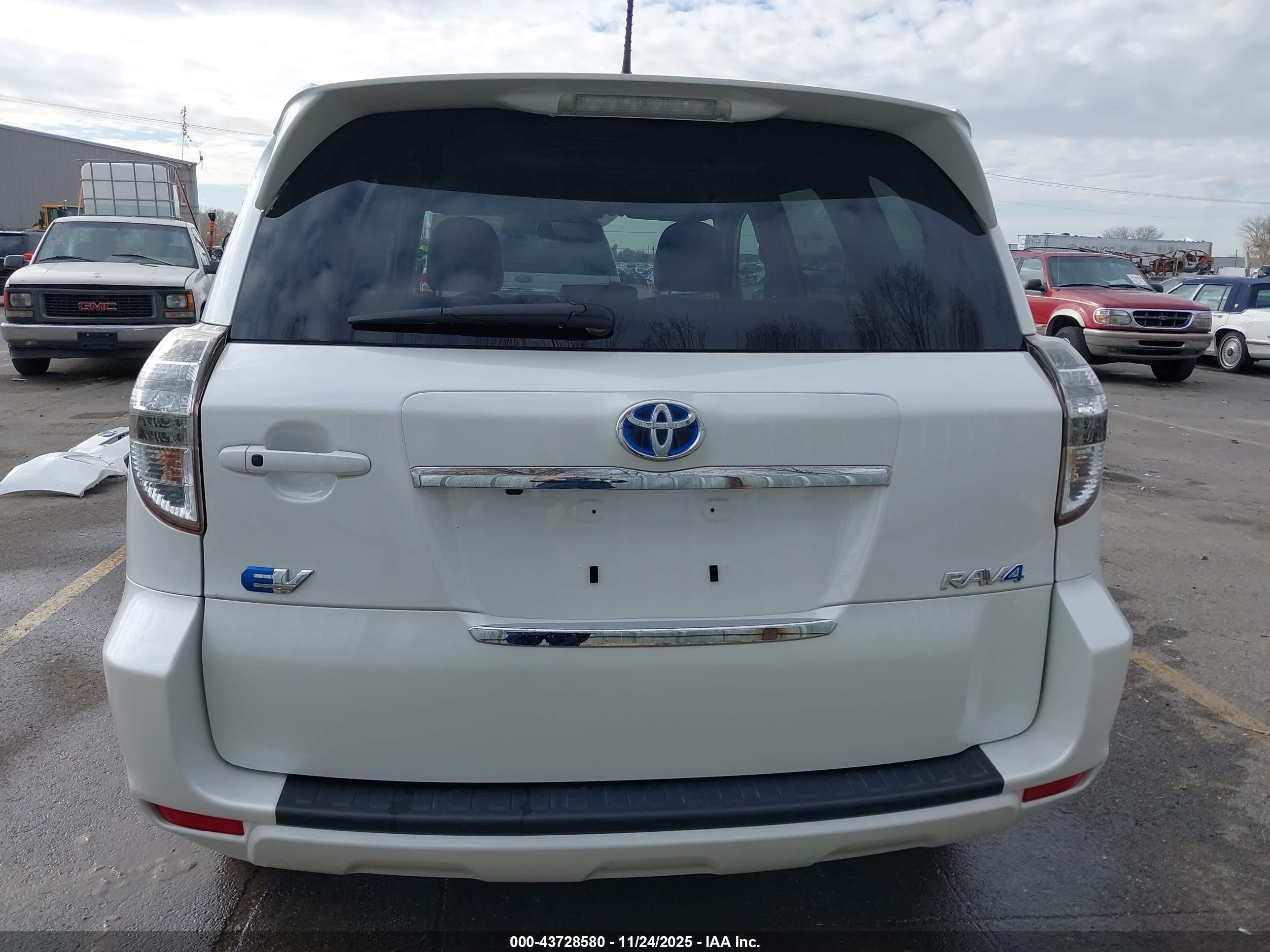 2012 Toyota Rav4 Ev   White vin: 2T3YL4DV8CW001257