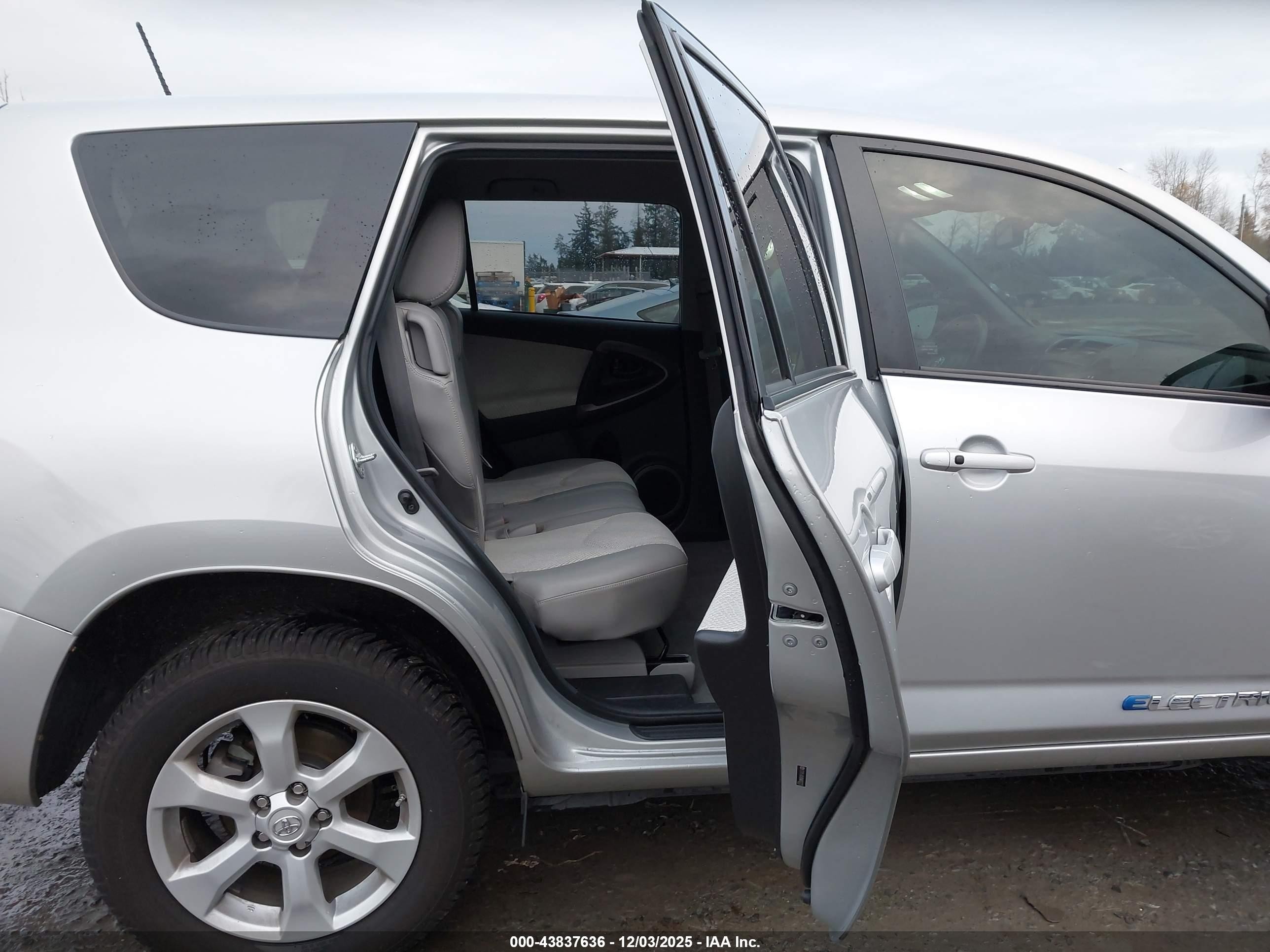 2013 Toyota Rav4 Ev   Gray vin: 2T3YL4DV9DW002225