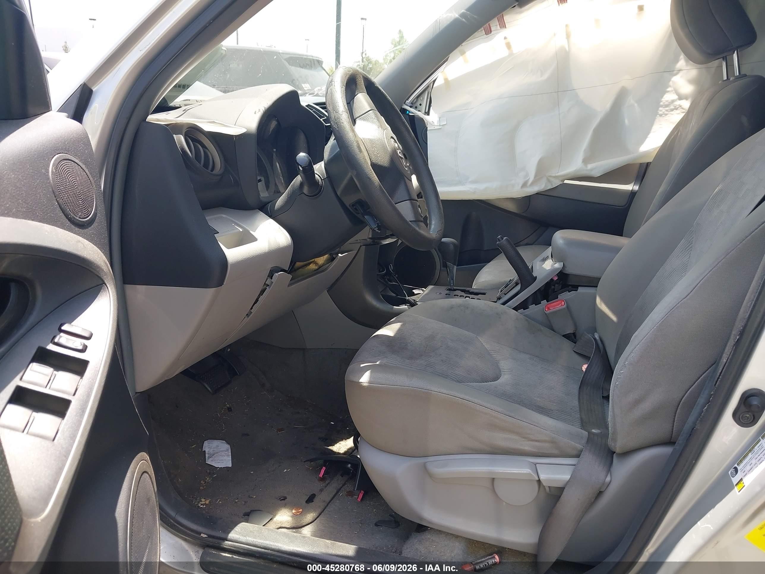2009 Toyota Rav4   Белый vin: 2T3ZF33V09W012737