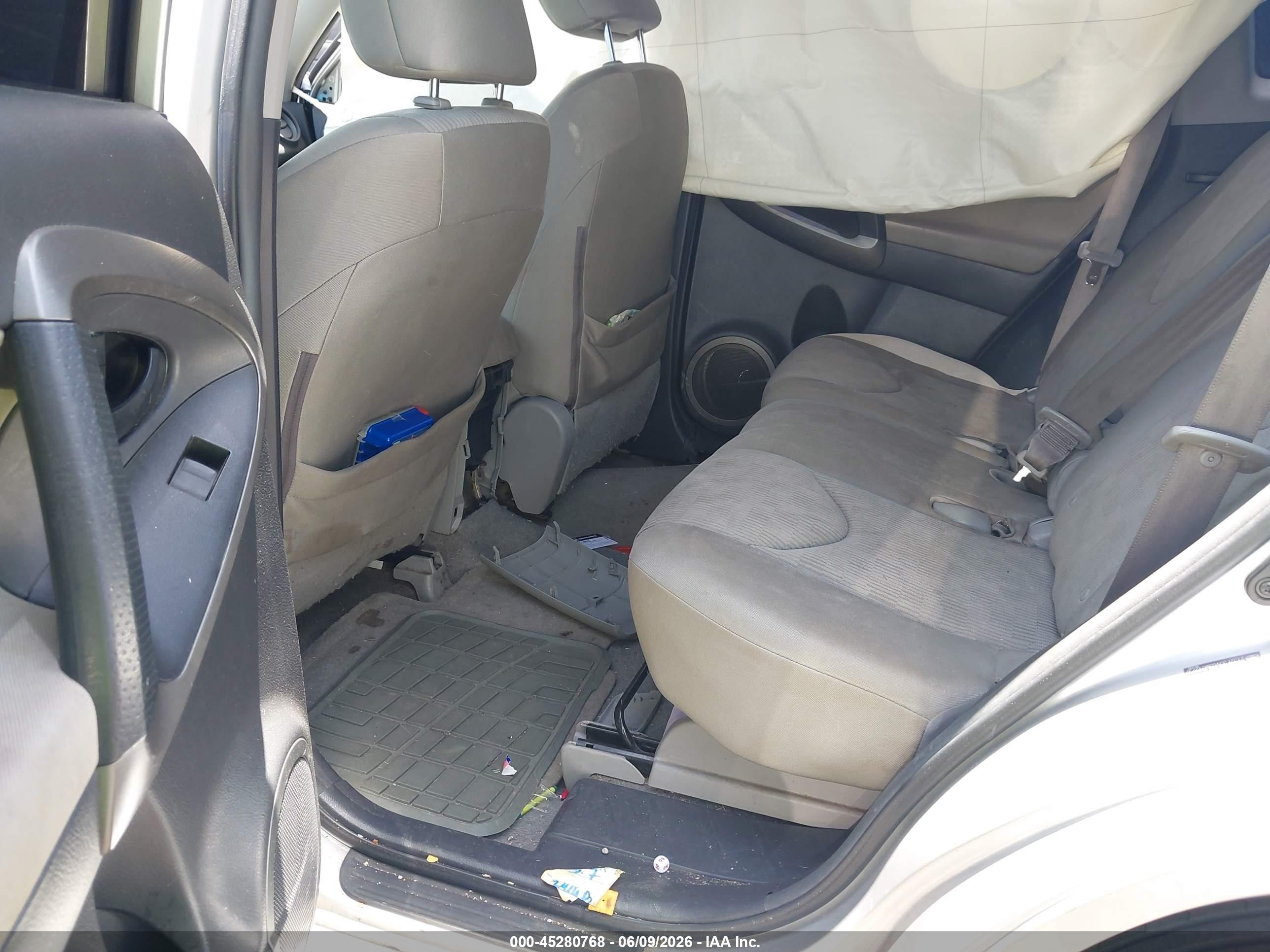 2009 Toyota Rav4   Белый vin: 2T3ZF33V09W012737