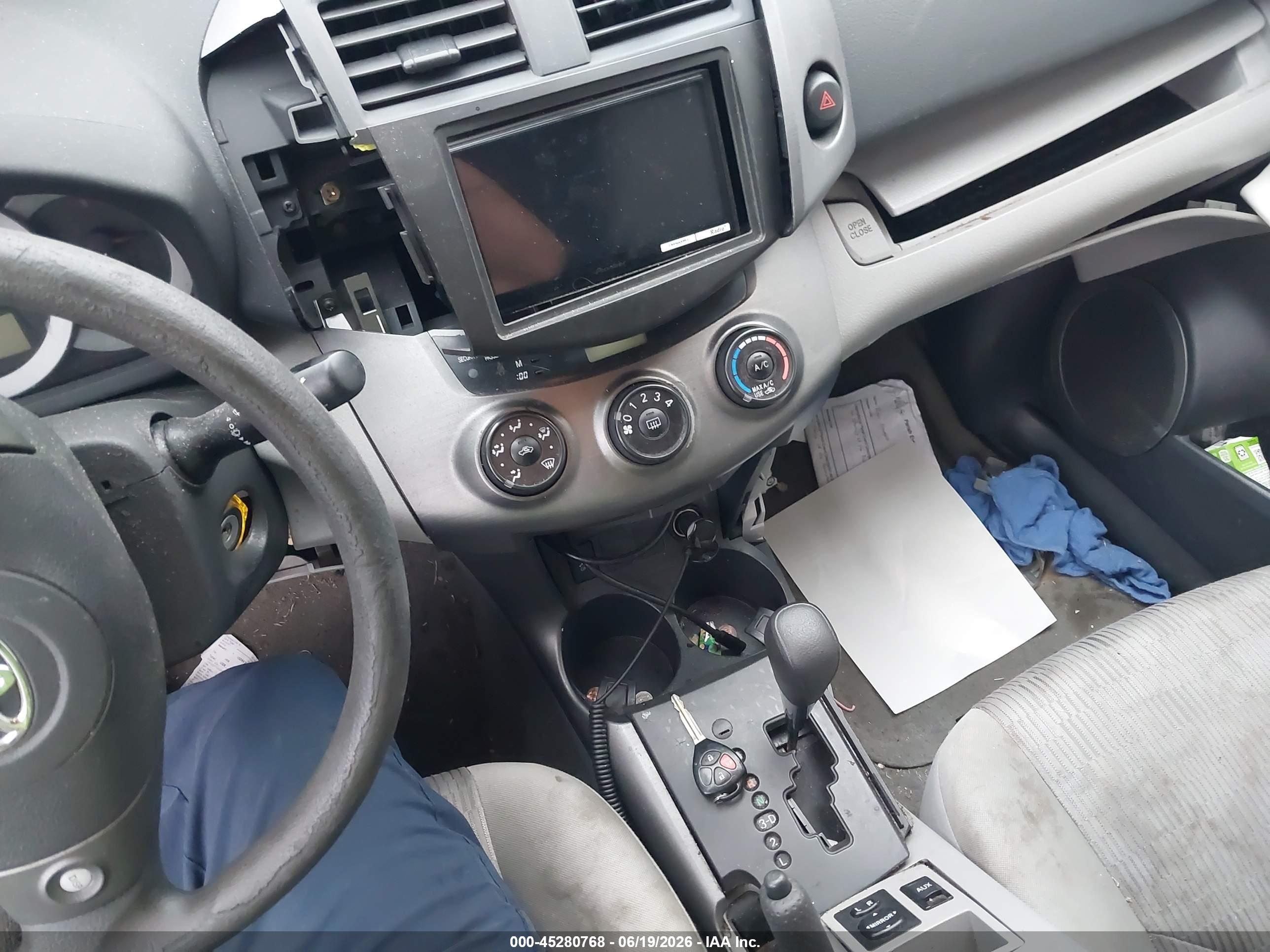2009 Toyota Rav4   Белый vin: 2T3ZF33V09W012737