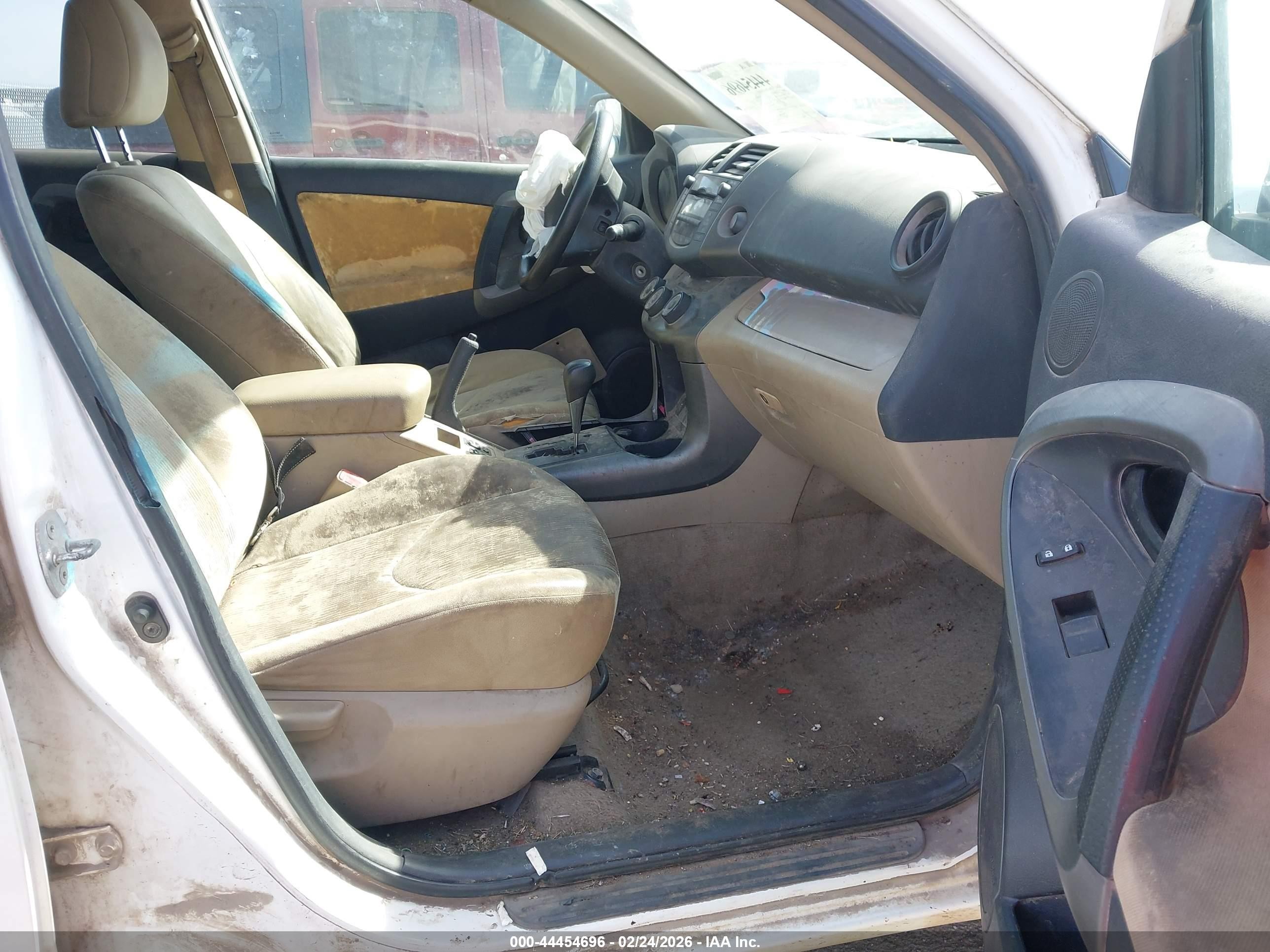 2009 Toyota Rav4   White vin: 2T3ZF33V09W016769