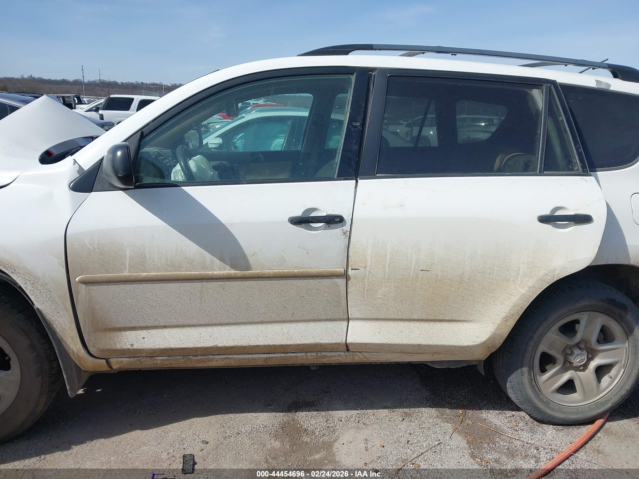 2009 Toyota Rav4   White vin: 2T3ZF33V09W016769