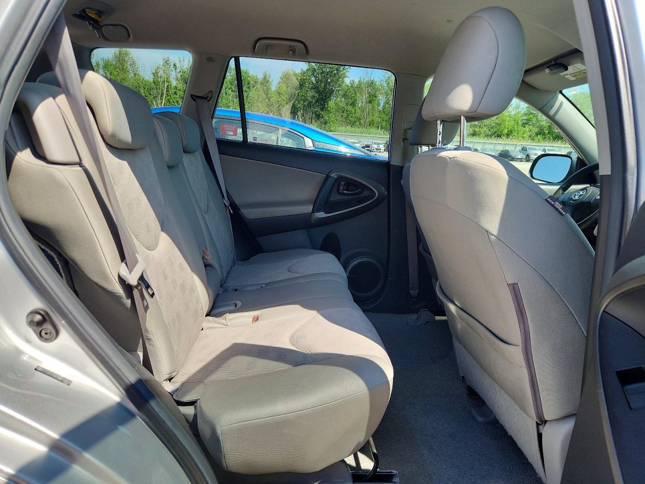 2009 Toyota Rav4 Base Серебряный vin: 2T3ZF33V19W010009