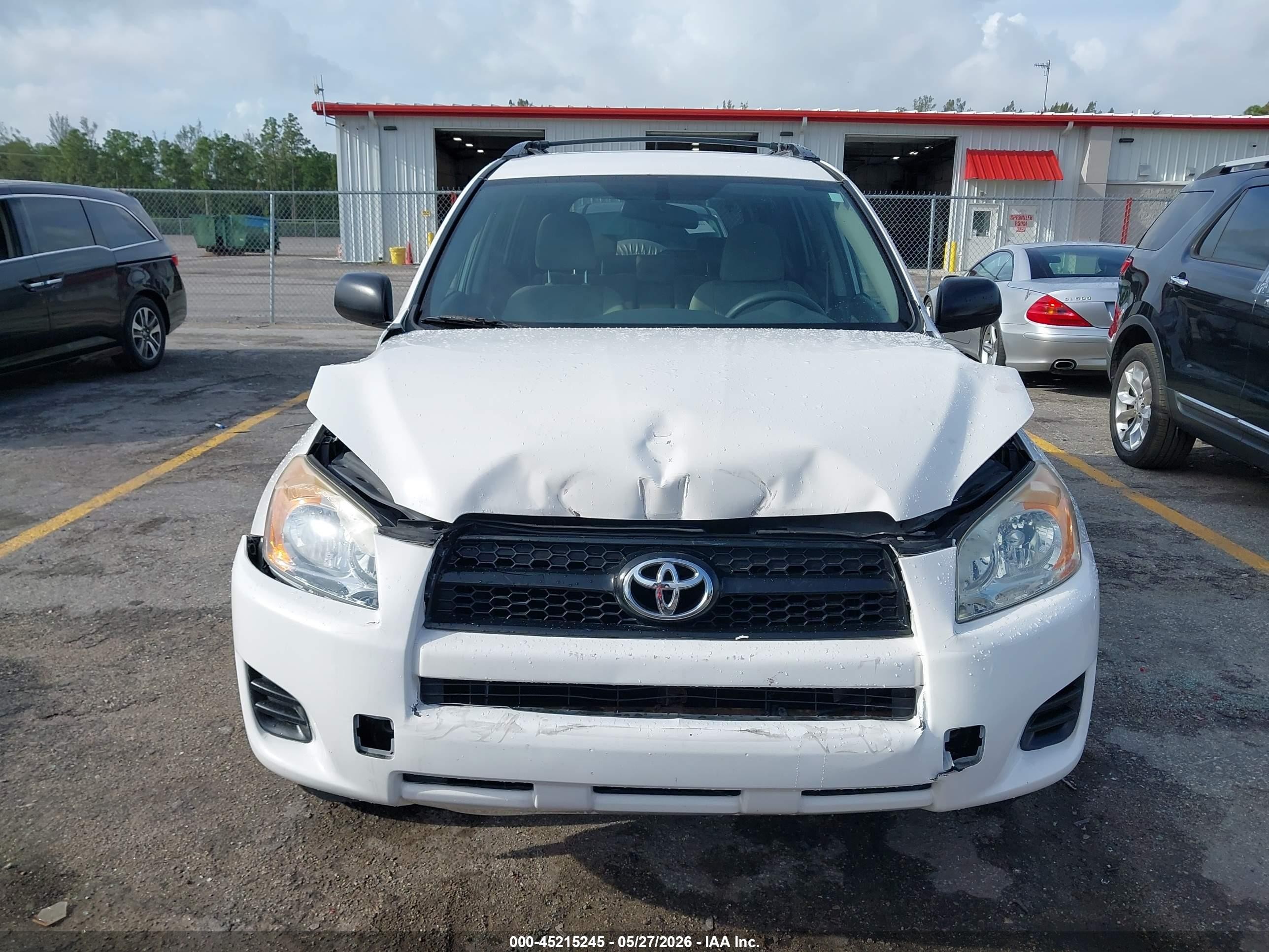 2009 Toyota Rav4   White vin: 2T3ZF33V29W009385