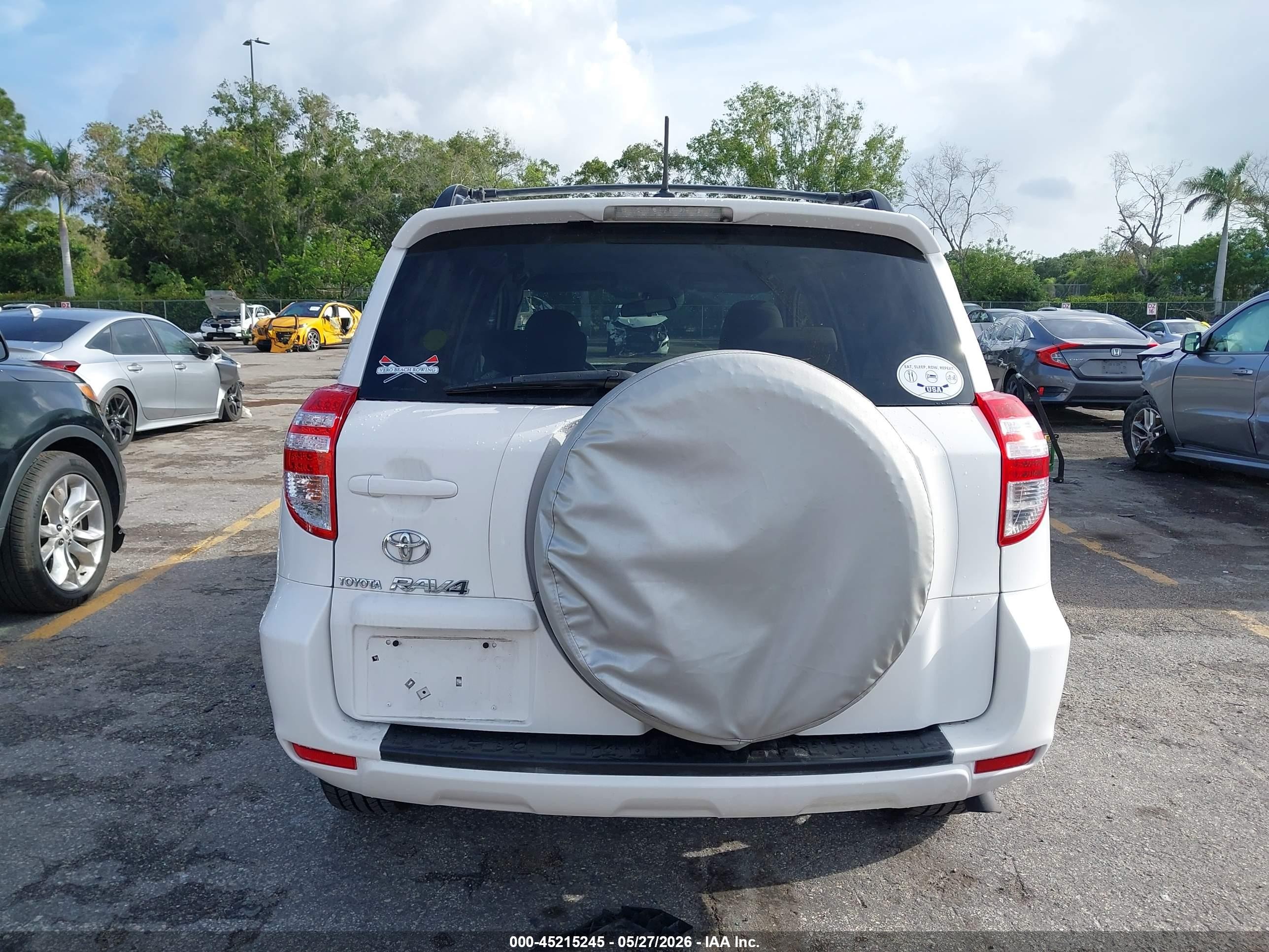 2009 Toyota Rav4   White vin: 2T3ZF33V29W009385