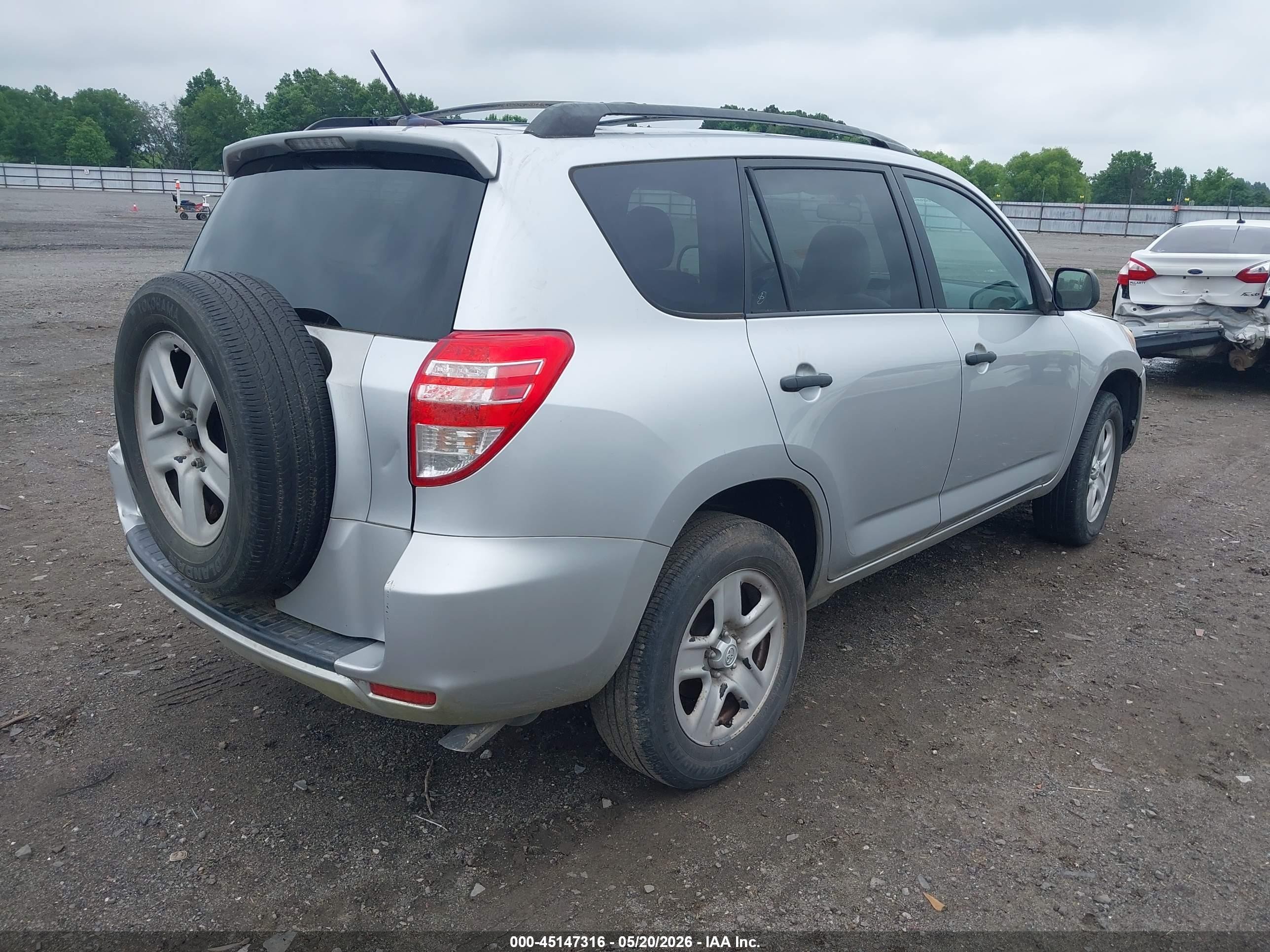 2009 Toyota Rav4   Серебряный vin: 2T3ZF33V39W005961